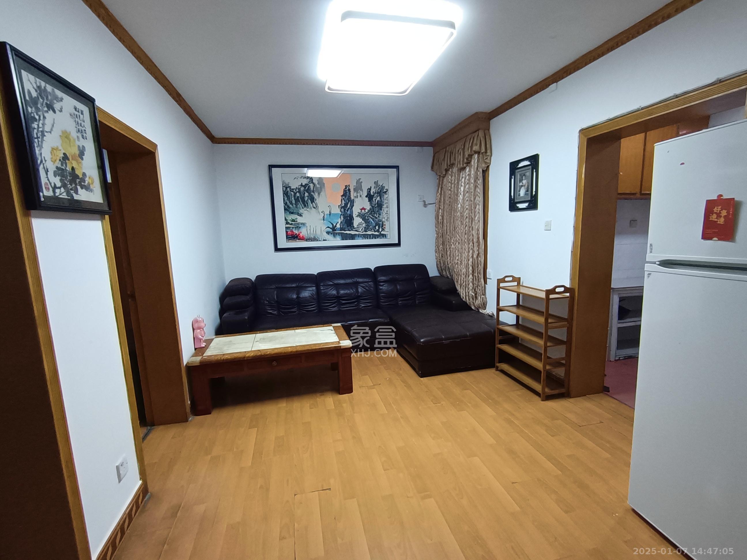 省建材机械厂宿舍  3室2厅1卫    1600.0元/月 省建材机械厂宿舍  3室2厅1卫    1600.0元/月