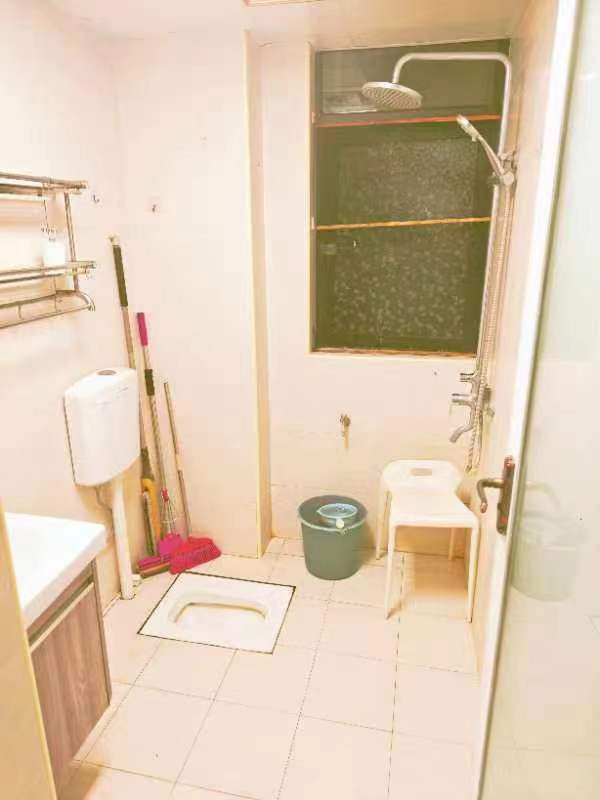 融冠亲城 3室1厅1卫 2000.00元/月 融冠亲城 3室1厅1卫 2000.00元/月室内图