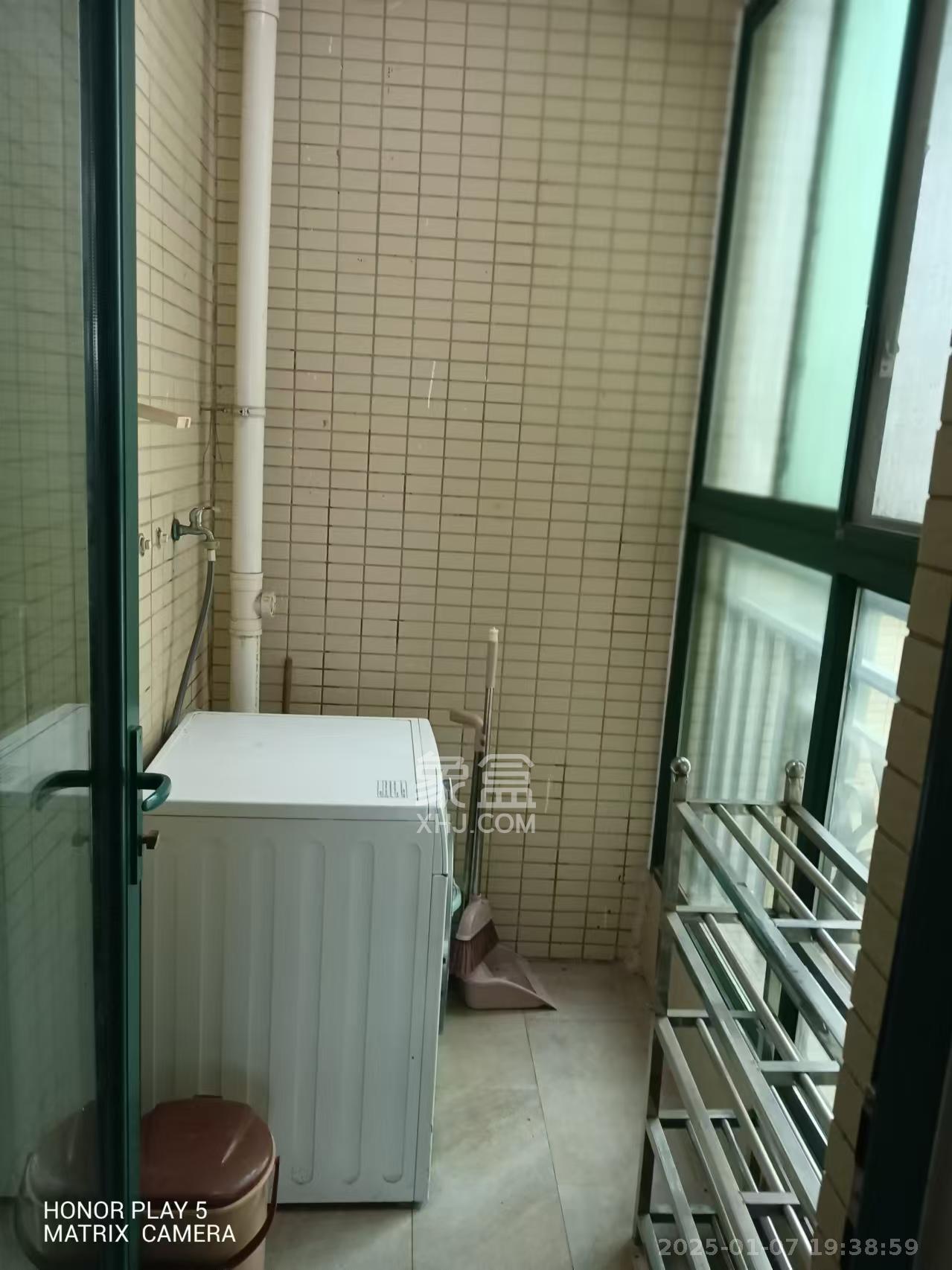 恒大城  3室2厅1卫   2200.00元/月室内图