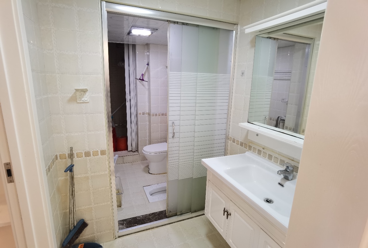 华剑首郡+五江珑悦 2室2厅1卫 49.8万 华剑首郡+五江珑悦 2室2厅1卫 49.8万客厅