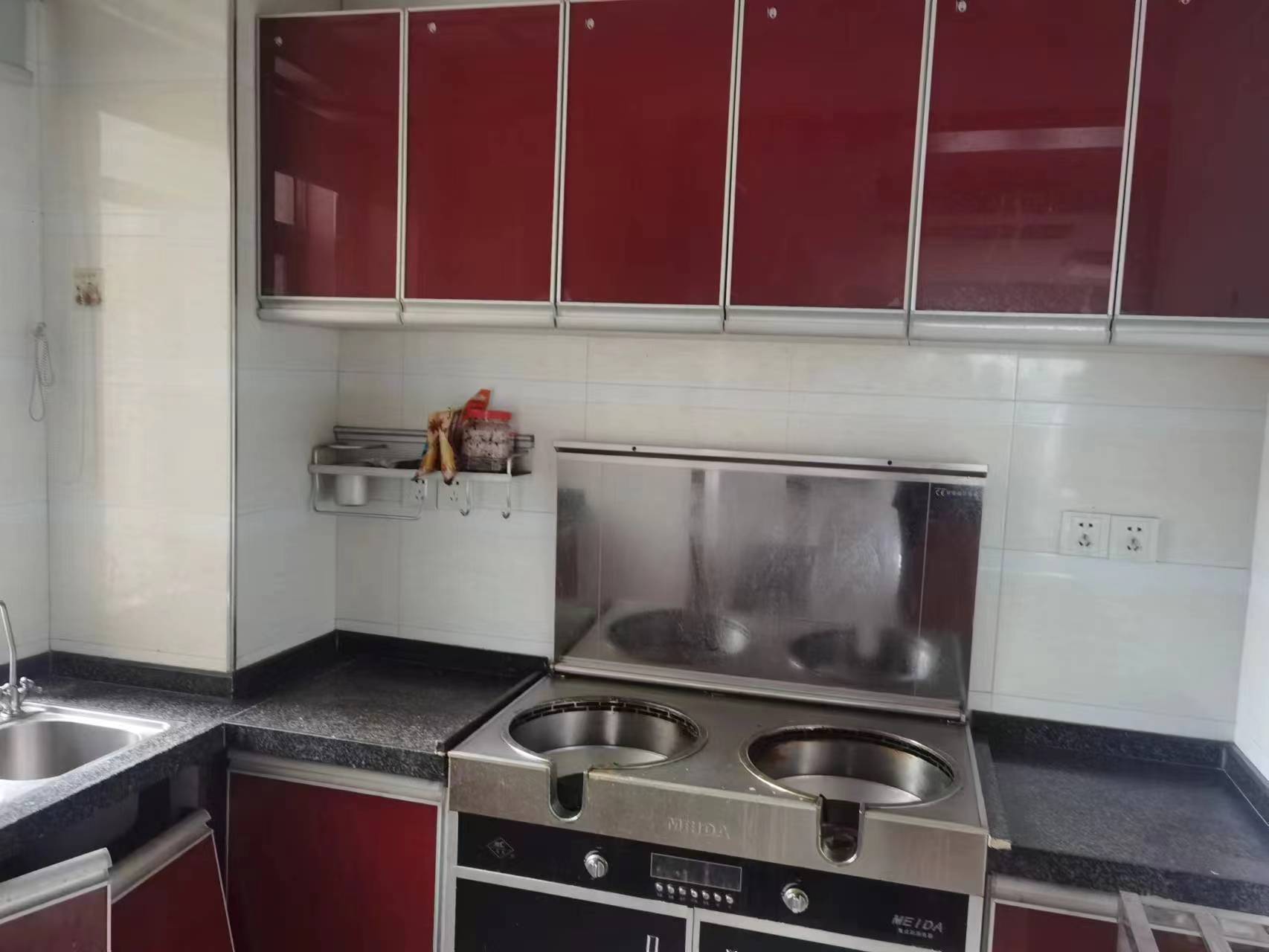 金园小区  3室2厅2卫    1800.0元/月 金园小区  3室2厅2卫    1800.0元/月室内图