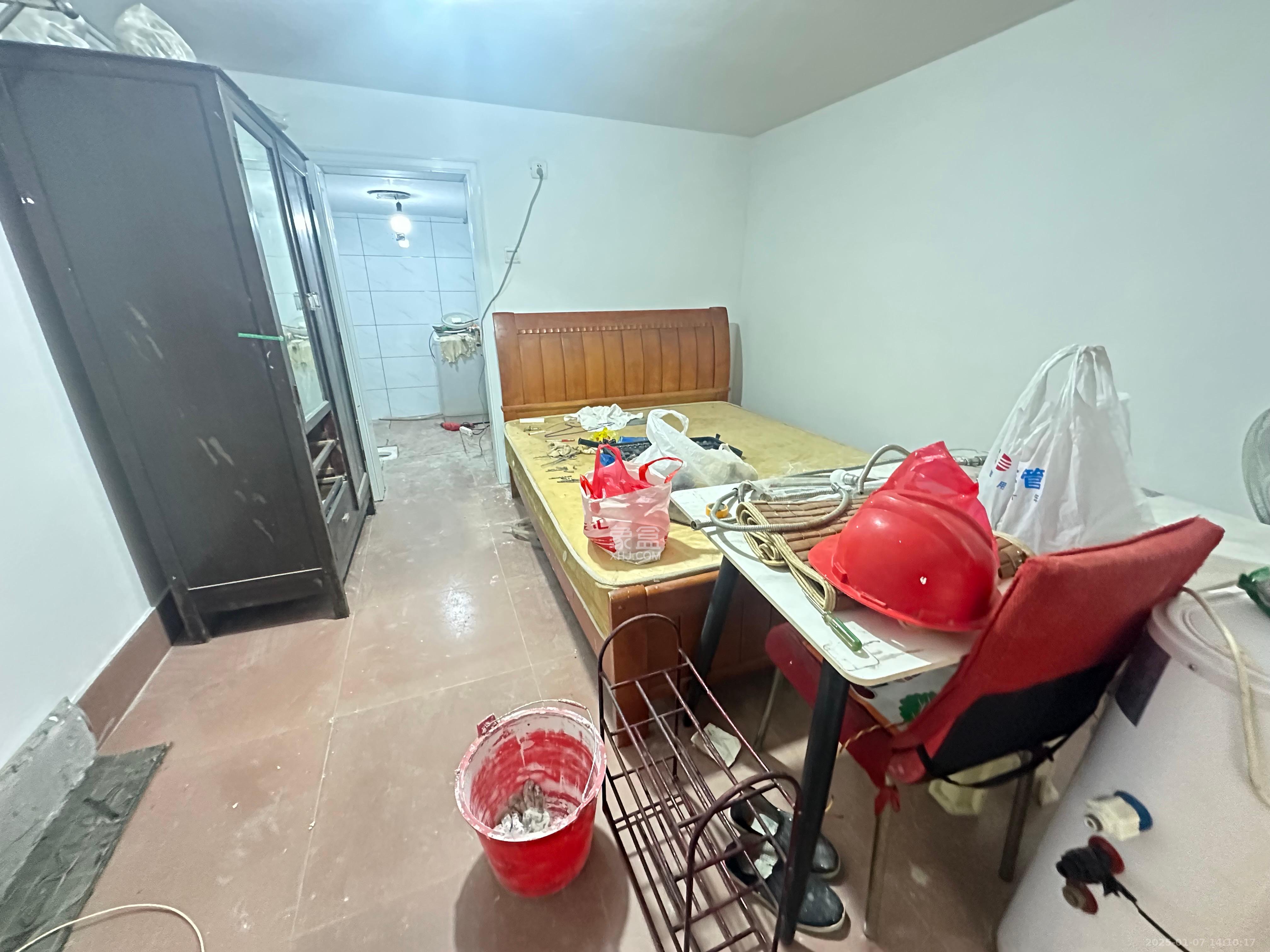 鄱阳小区  1室0厅0卫   500.00元/月室内图1