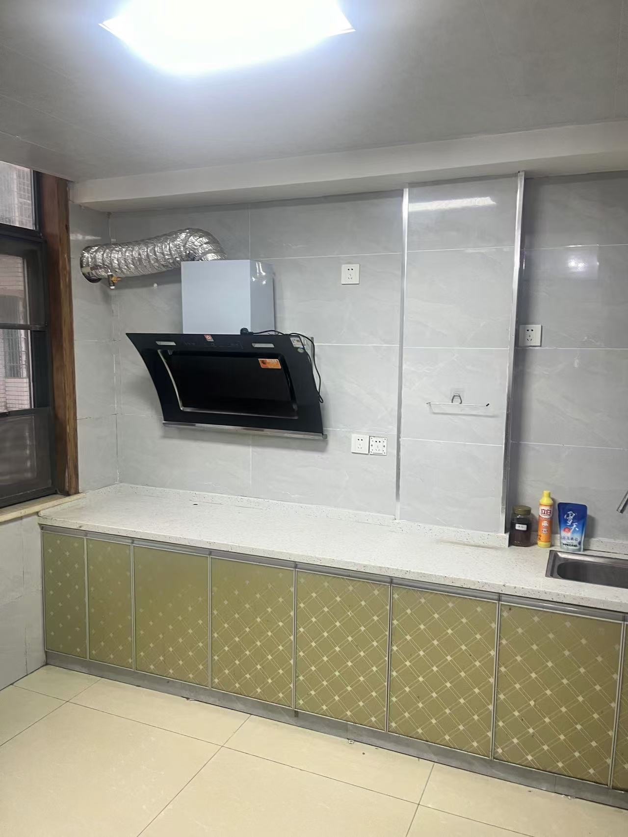 南垅社区（A区）  1室1厅1卫    700.0元/月室内图