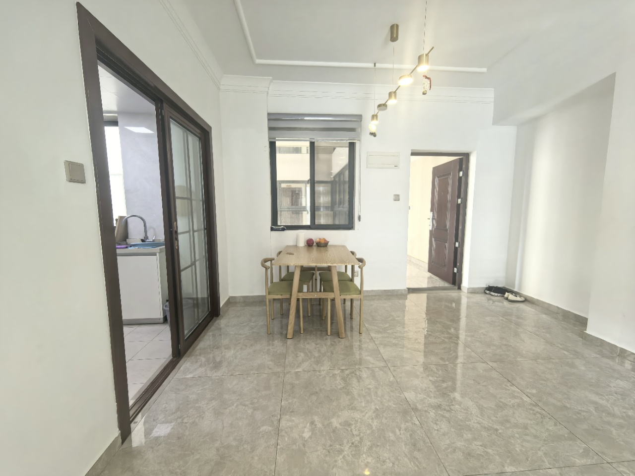 星华海岸城三期 3室2厅2卫 176.0万 星华海岸城三期 3室2厅2卫 176.0万室内图