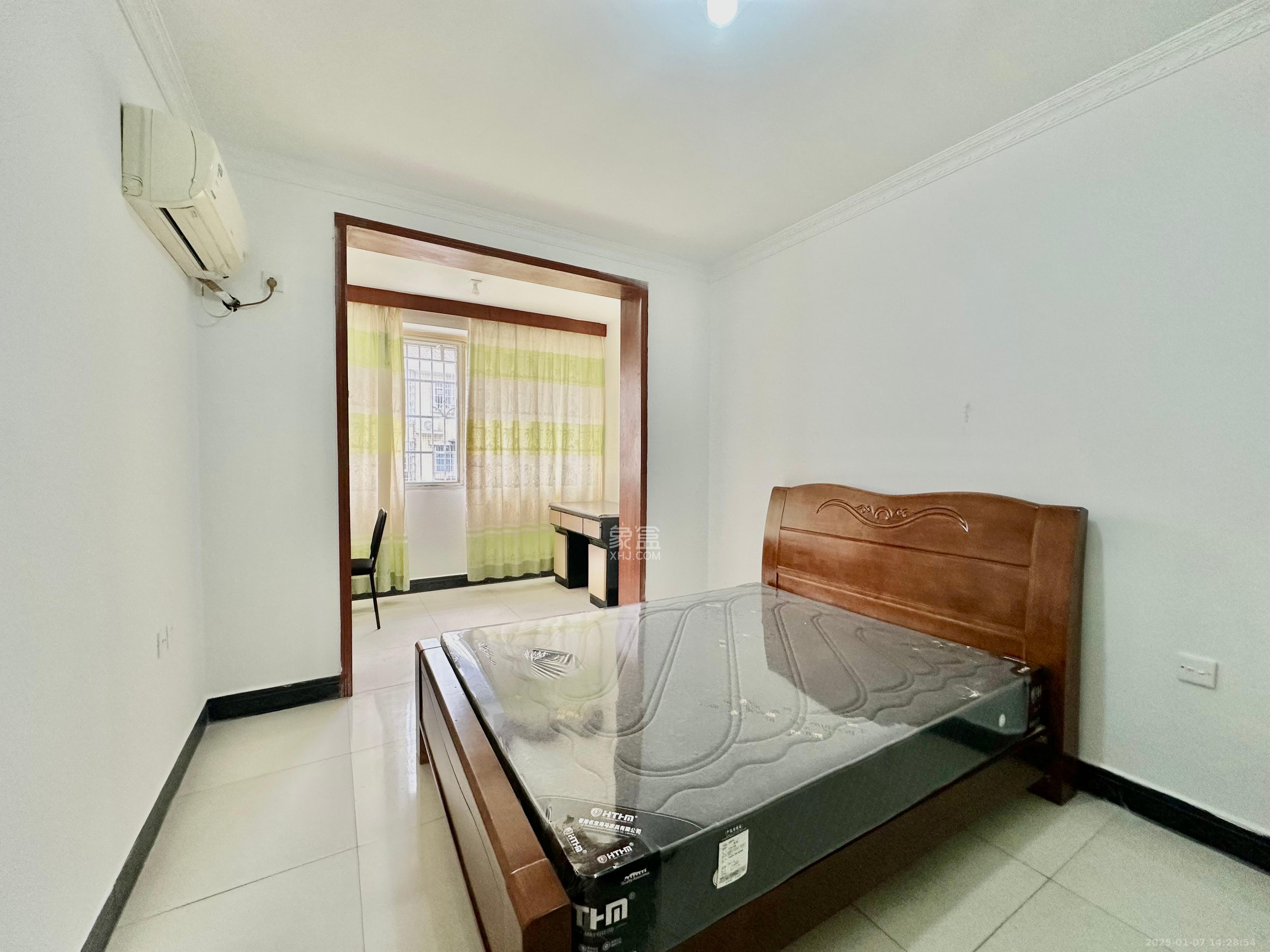 金峰小区北院(七里营社区)  3室2厅2卫    2000.0元/月 金峰小区北院(七里营社区)  3室2厅2卫    2000.0元/月室内图