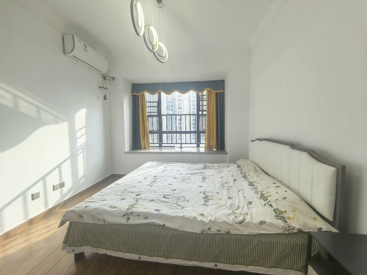 星华海岸城三期 3室2厅2卫 176.0万 星华海岸城三期 3室2厅2卫 176.0万室内图