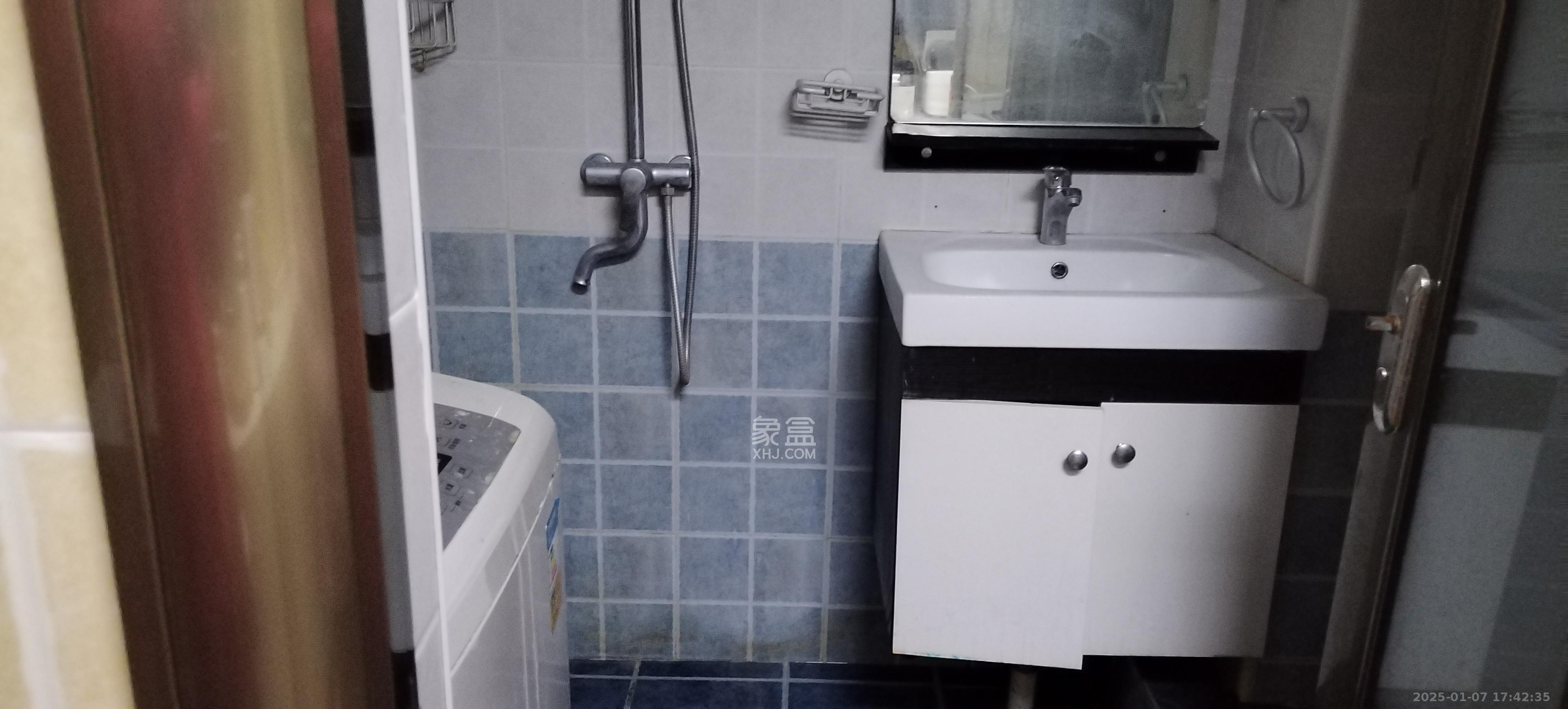 融科东南海 1室1厅1卫 1400.0元/月 融科东南海 1室1厅1卫 1400.0元/月室内图