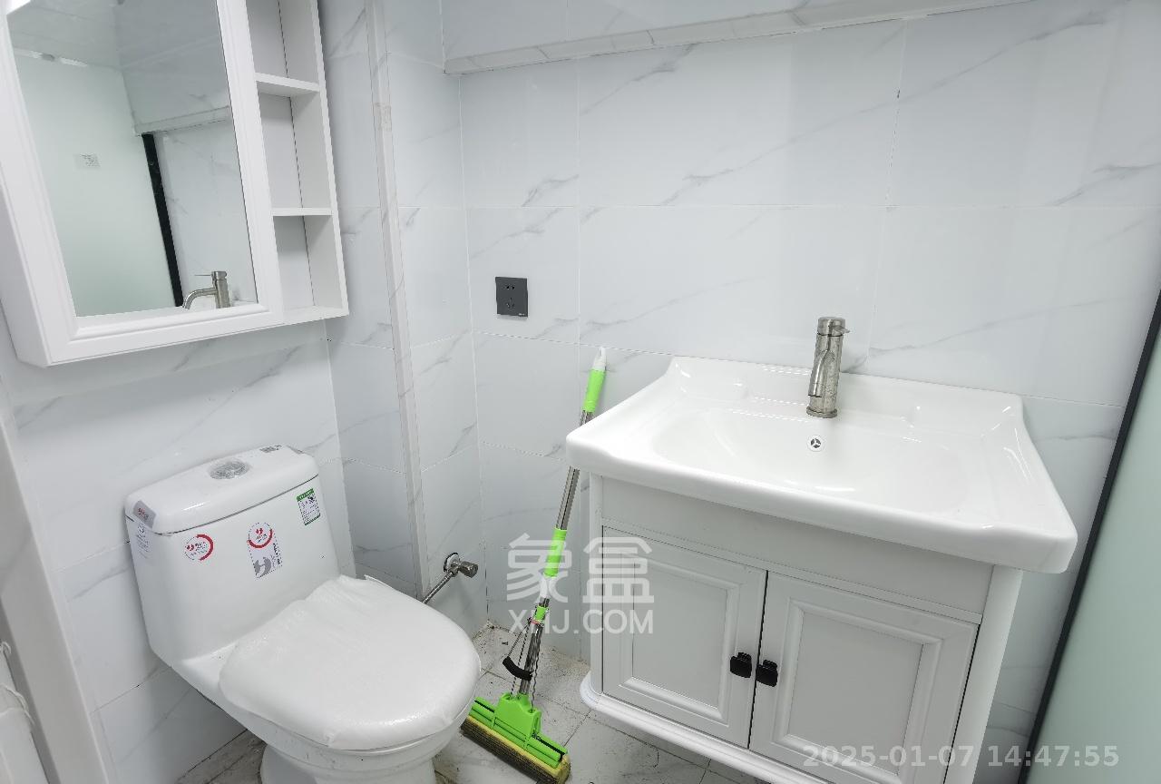 弘坤云寓  1室1厅1卫   1600.00元/月室内图