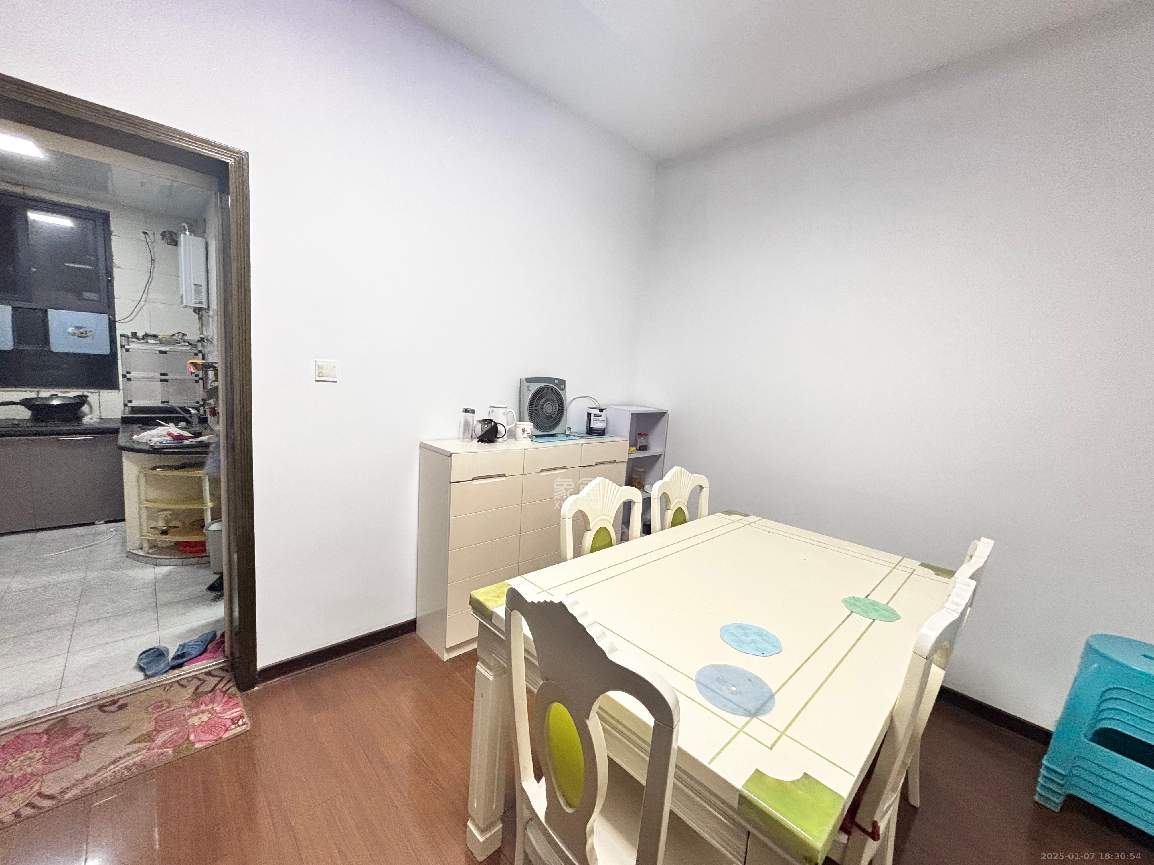 湘钢工人新村 3室2厅1卫 1200.0元/月 湘钢工人新村 3室2厅1卫 1200.0元/月室内图