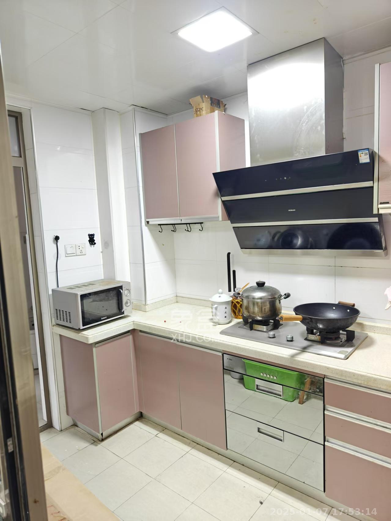 米兰春天 3室2厅2卫 2500.0元/月 米兰春天 3室2厅2卫 2500.0元/月室内图