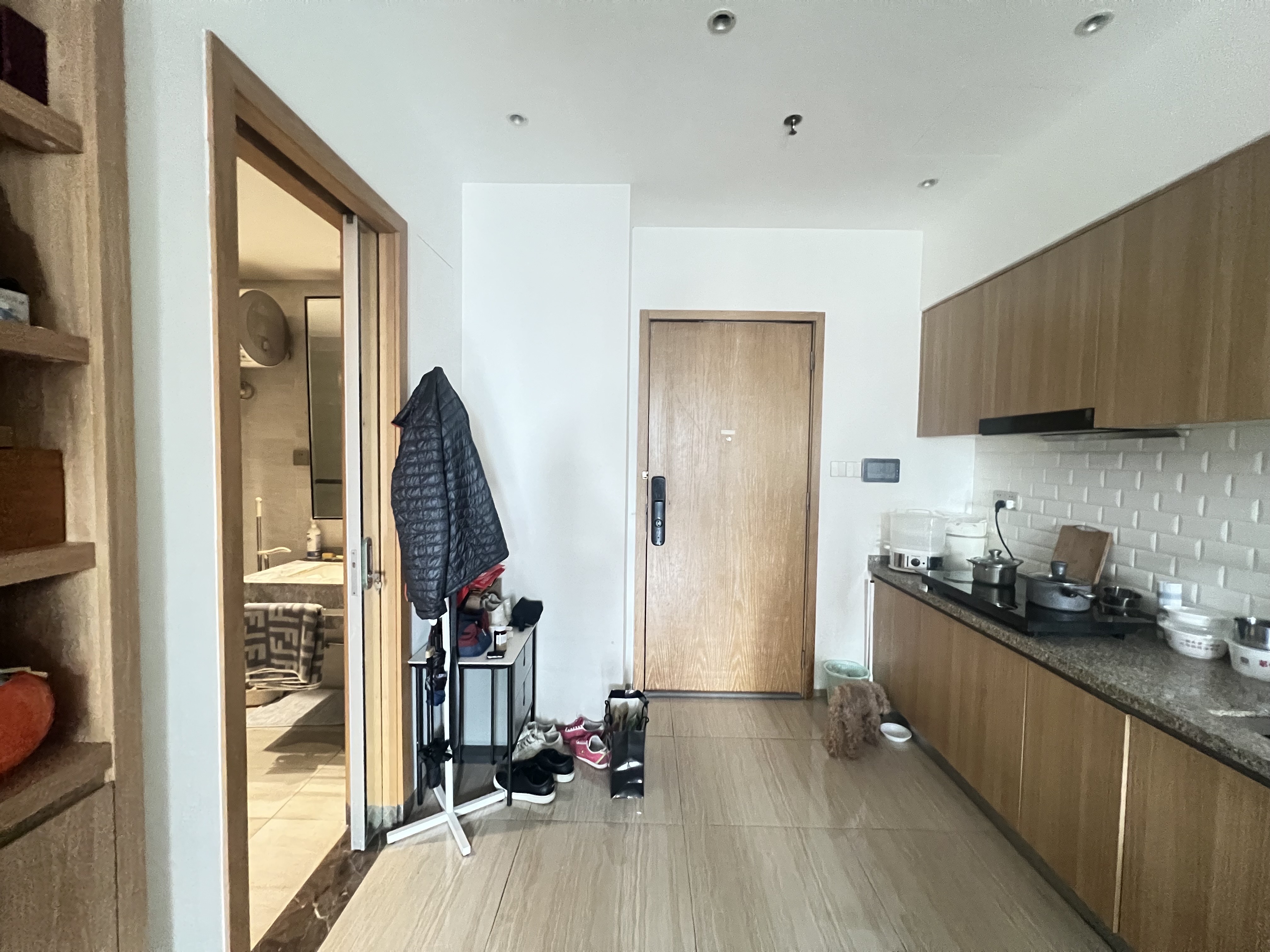 海航豪庭北苑 1室1厅1卫 140.0万 海航豪庭北苑 1室1厅1卫 140.0万客厅