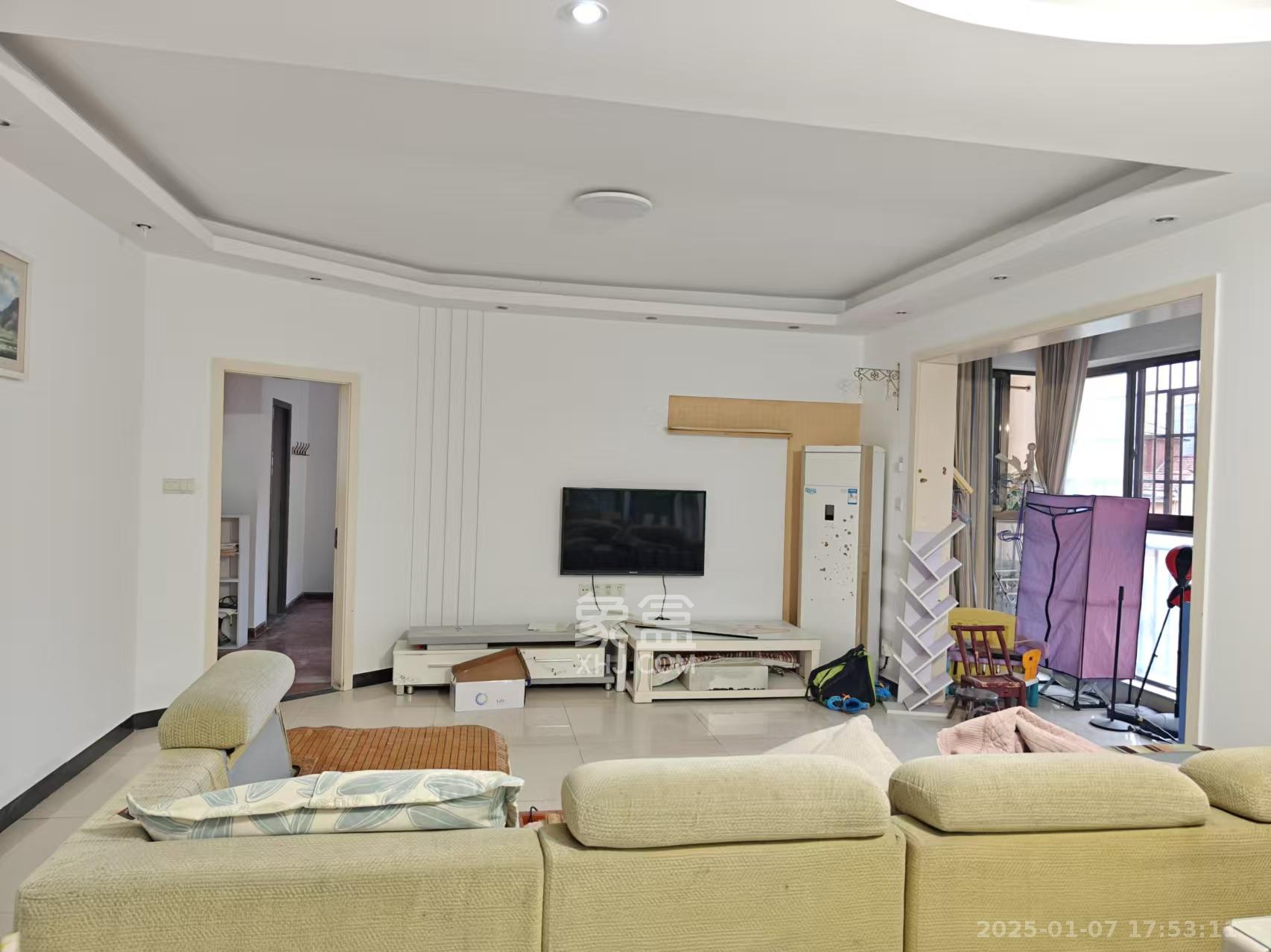 米兰春天 3室2厅2卫 2500.0元/月 米兰春天 3室2厅2卫 2500.0元/月室内图