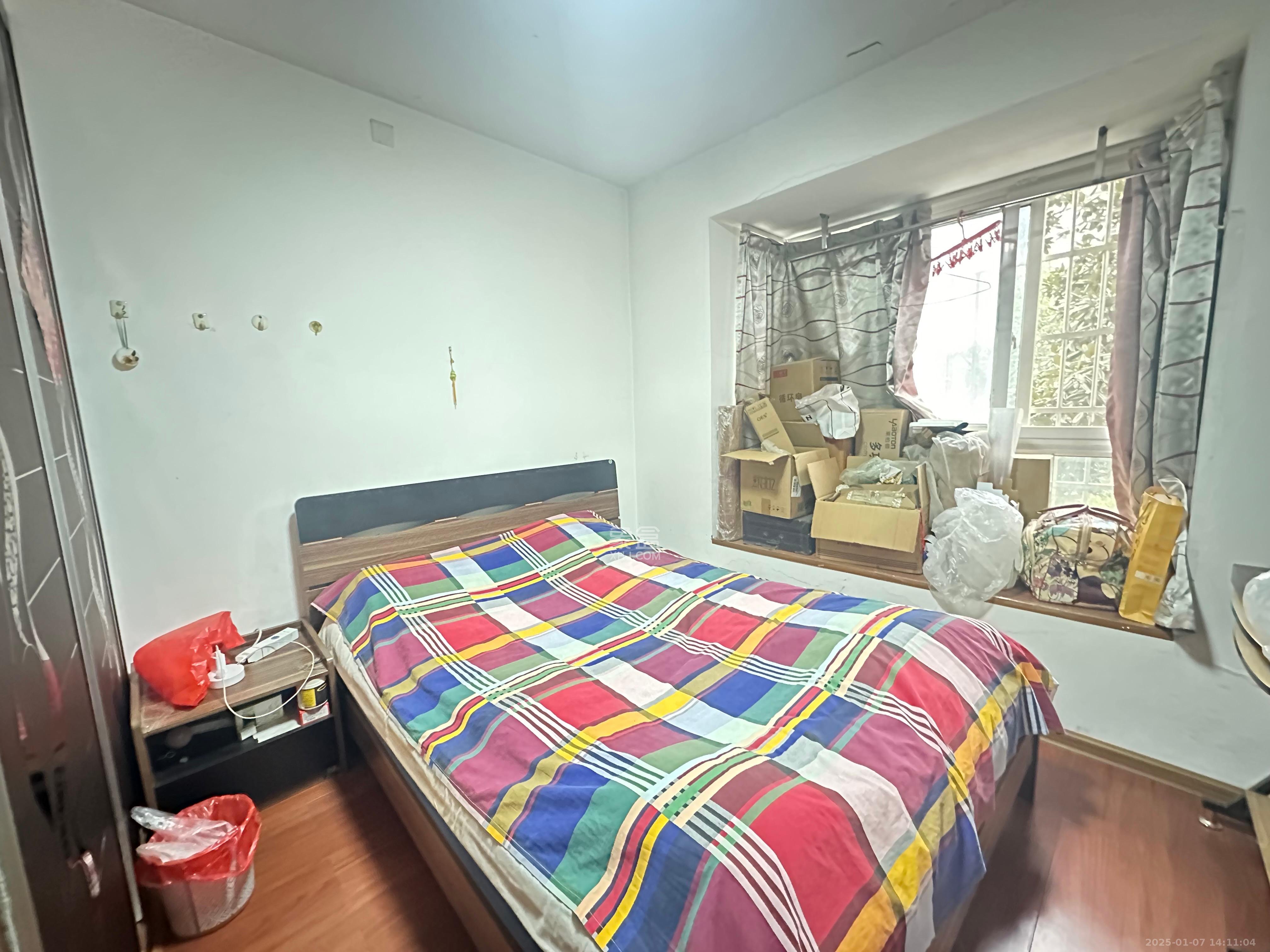 鄱阳小区  1室2厅1卫   1600.00元/月室内图
