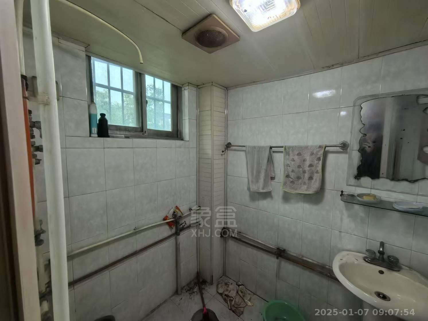 东方工具厂 2室1厅1卫 700.0元/月 东方工具厂 2室1厅1卫 700.0元/月室内图