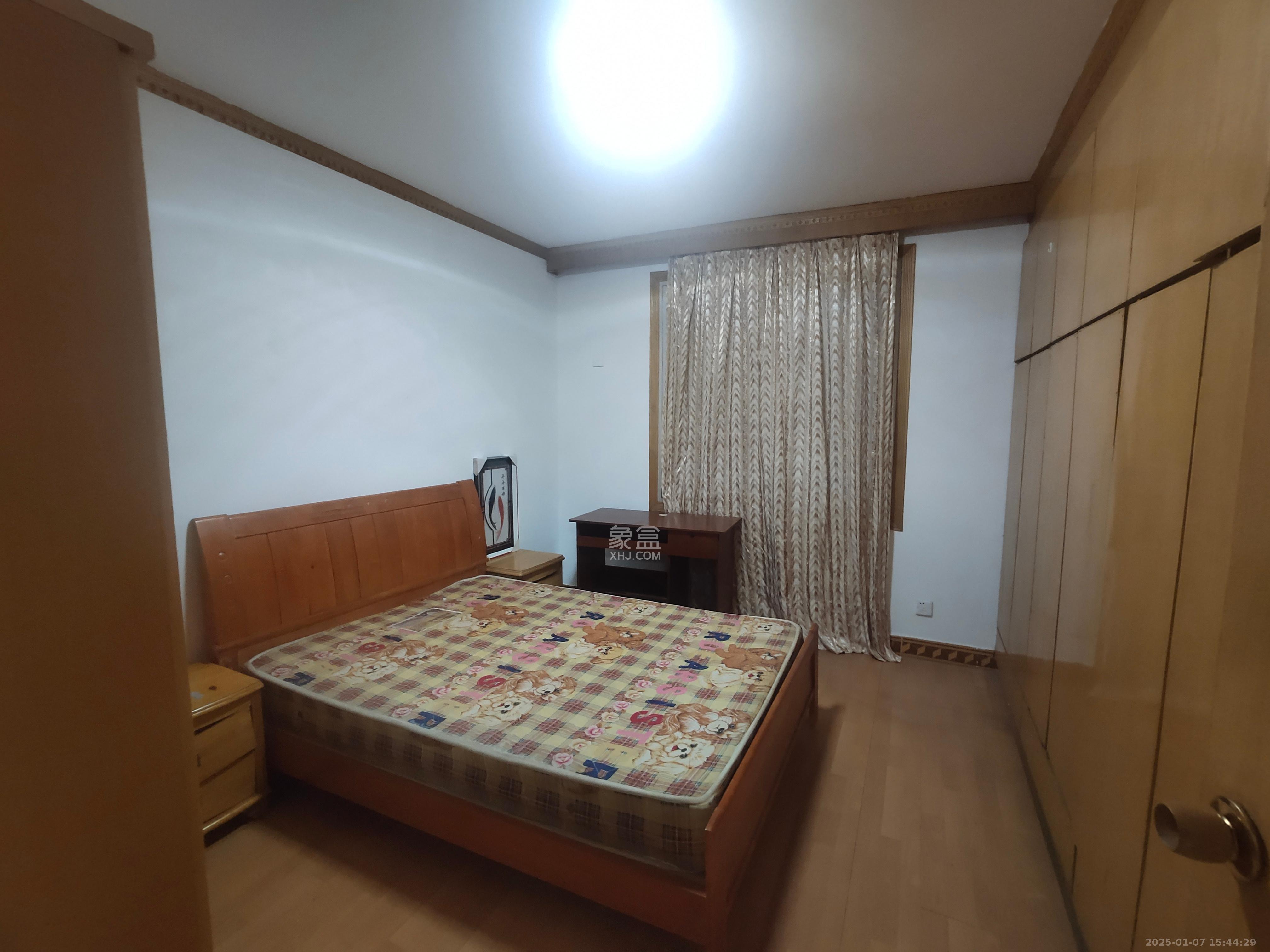 省建材机械厂宿舍 3室2厅1卫 1600.0元/月 省建材机械厂宿舍 3室2厅1卫 1600.0元/月室内图