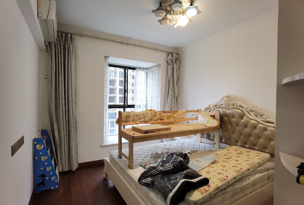 华剑首郡+五江珑悦 2室2厅1卫 49.8万 华剑首郡+五江珑悦 2室2厅1卫 49.8万客厅