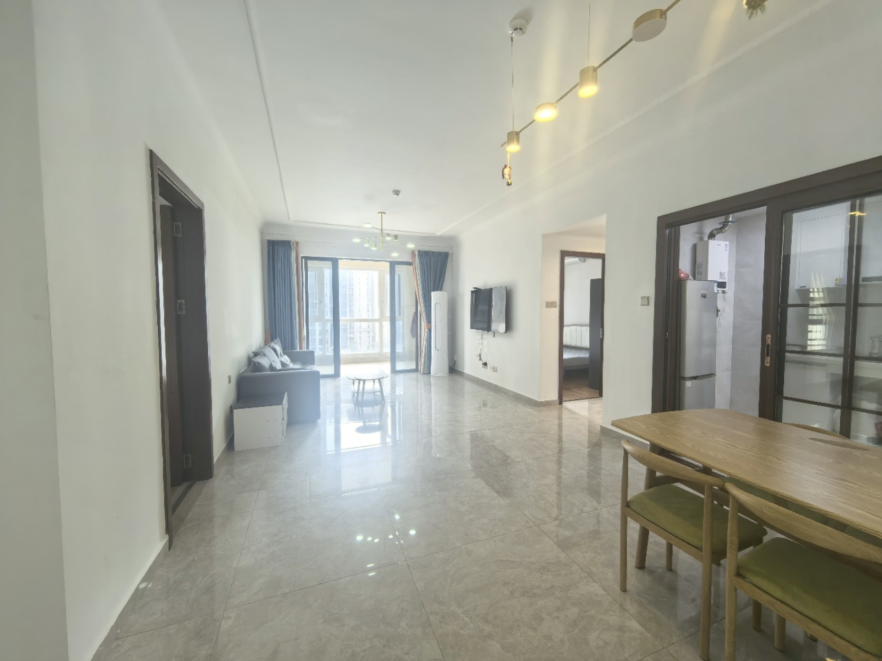 星华海岸城三期 3室2厅2卫 176.0万 星华海岸城三期 3室2厅2卫 176.0万室内图