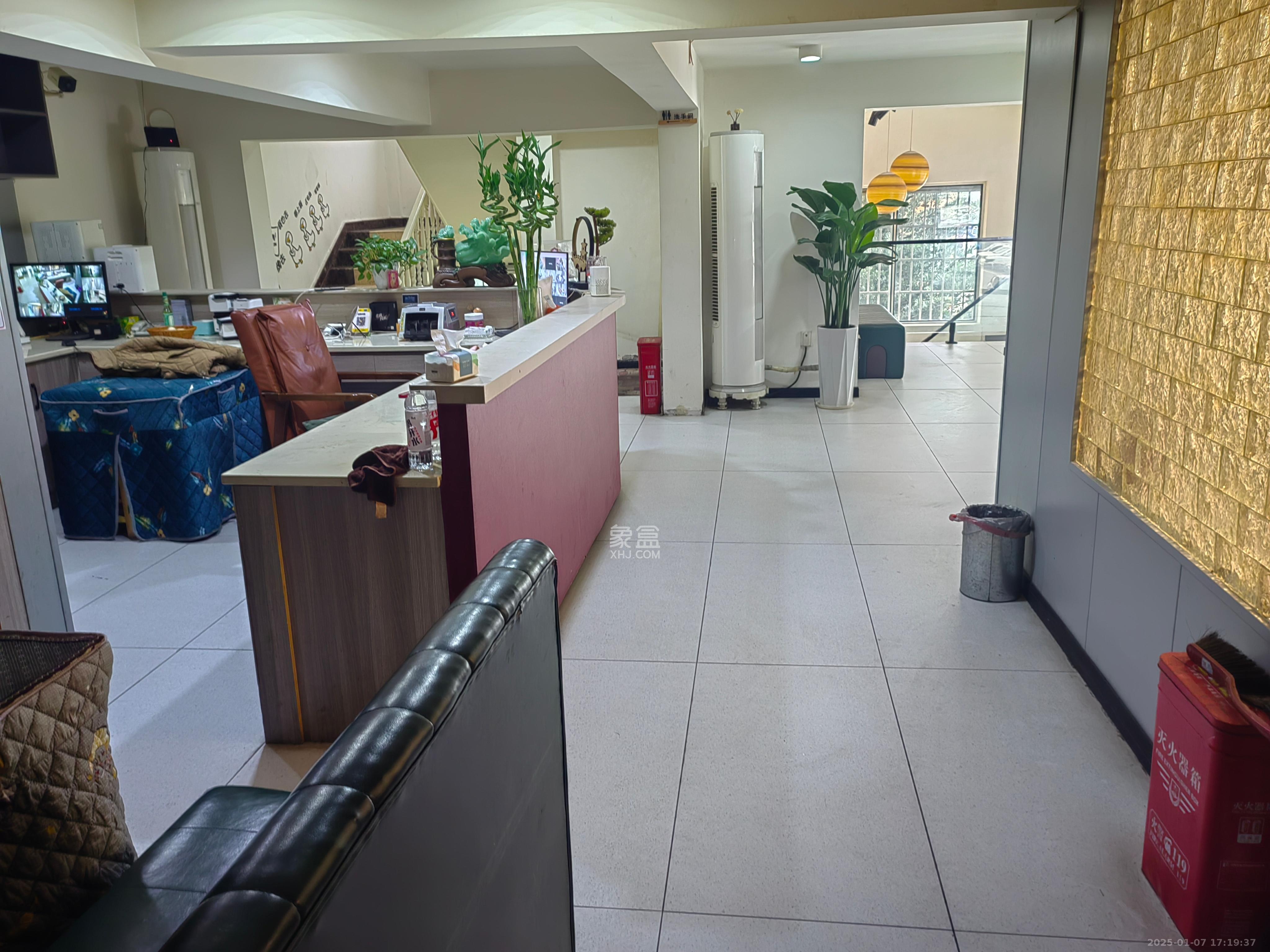 圆梦花园 14室3厅6卫 8300.0元/月 圆梦花园 14室3厅6卫 8300.0元/月室内图