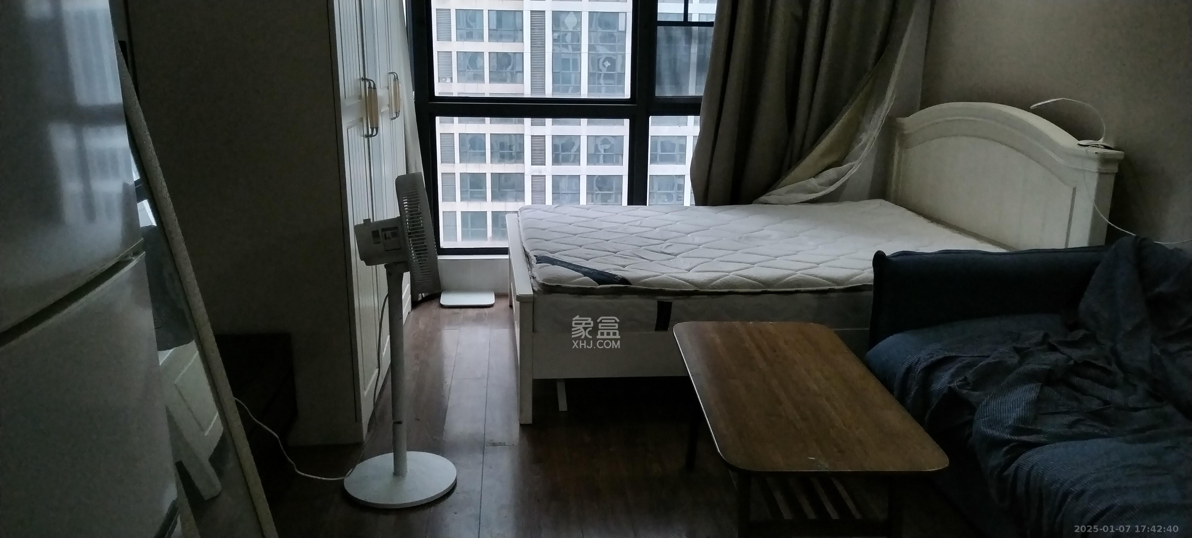 融科东南海 1室1厅1卫 1400.0元/月 融科东南海 1室1厅1卫 1400.0元/月室内图