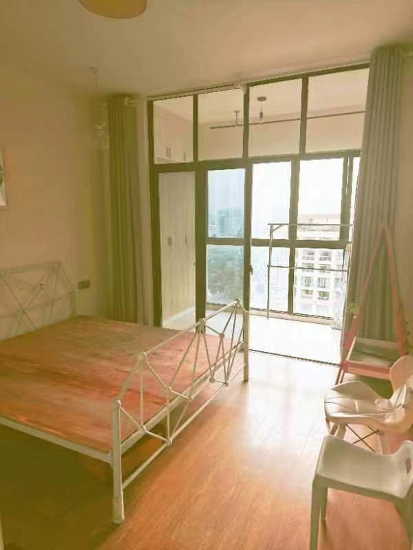 融冠亲城 3室1厅1卫 2000.00元/月 融冠亲城 3室1厅1卫 2000.00元/月室内图