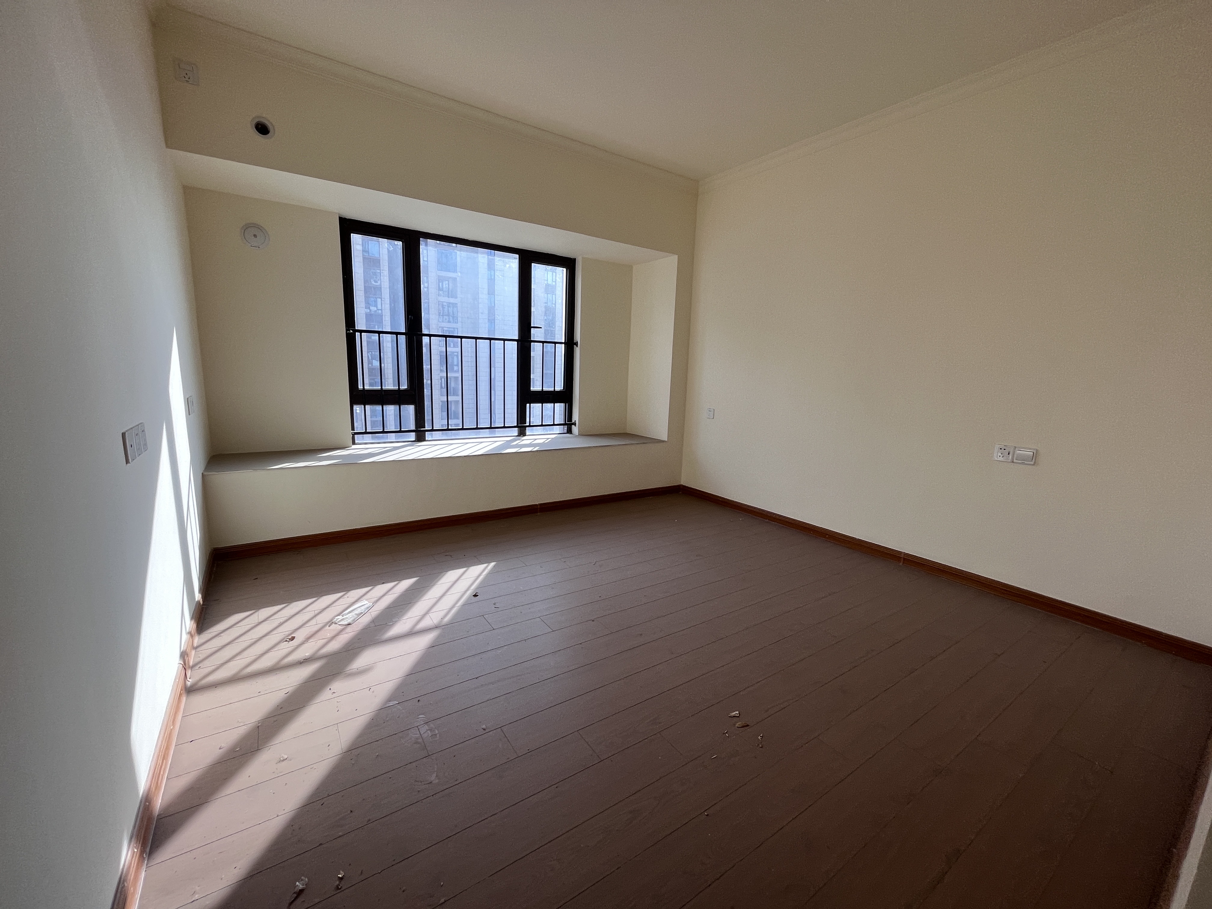 碧桂园豪园-二期  3室2厅2卫    80.0万 碧桂园豪园-二期  3室2厅2卫    80.0万客厅