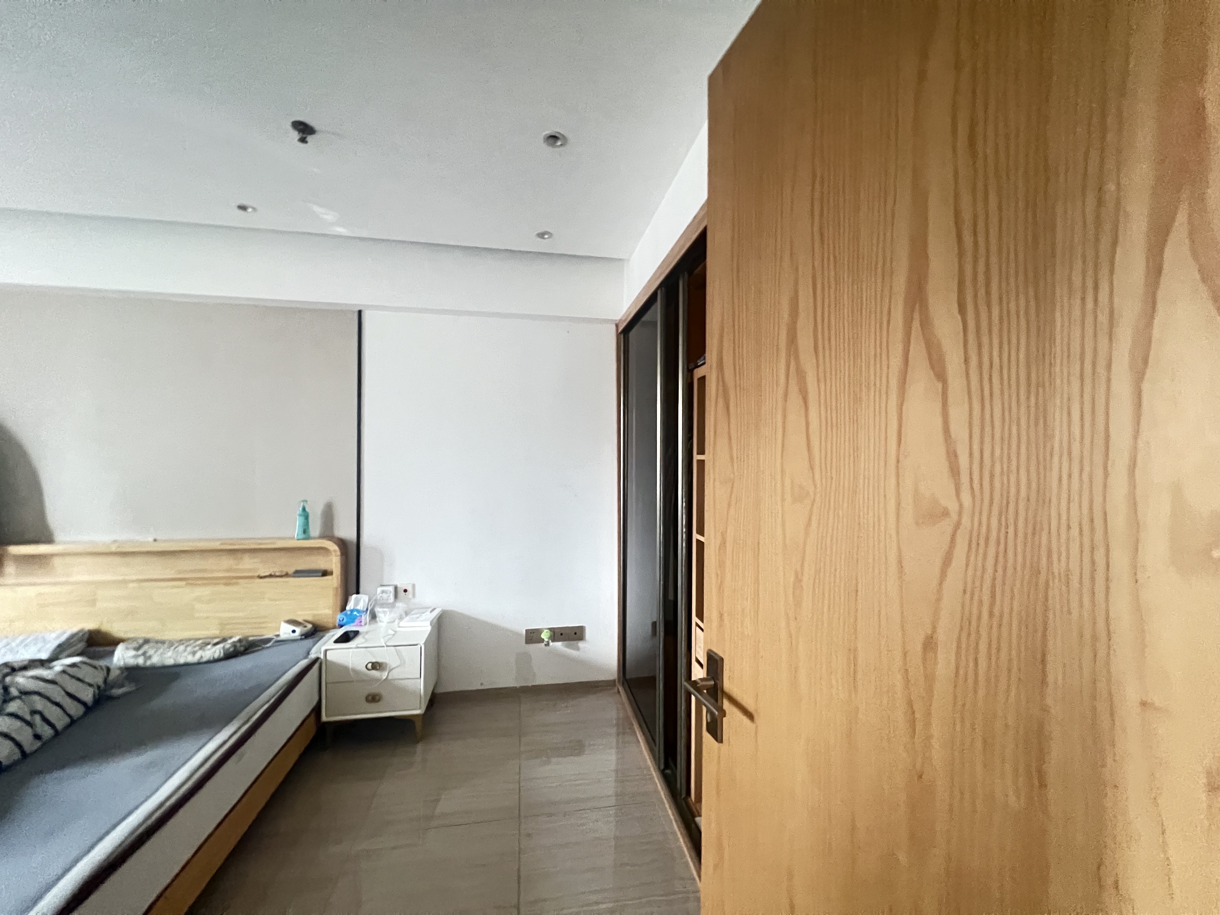 海航豪庭北苑 1室1厅1卫 140.0万 海航豪庭北苑 1室1厅1卫 140.0万客厅