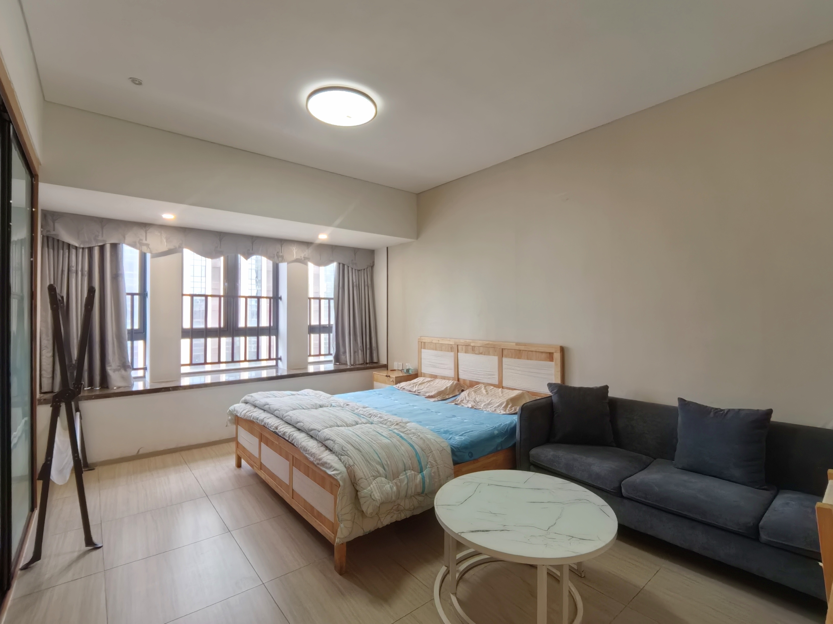 海航豪庭南苑 1室1厅1卫 90.0万 海航豪庭南苑 1室1厅1卫 90.0万客厅