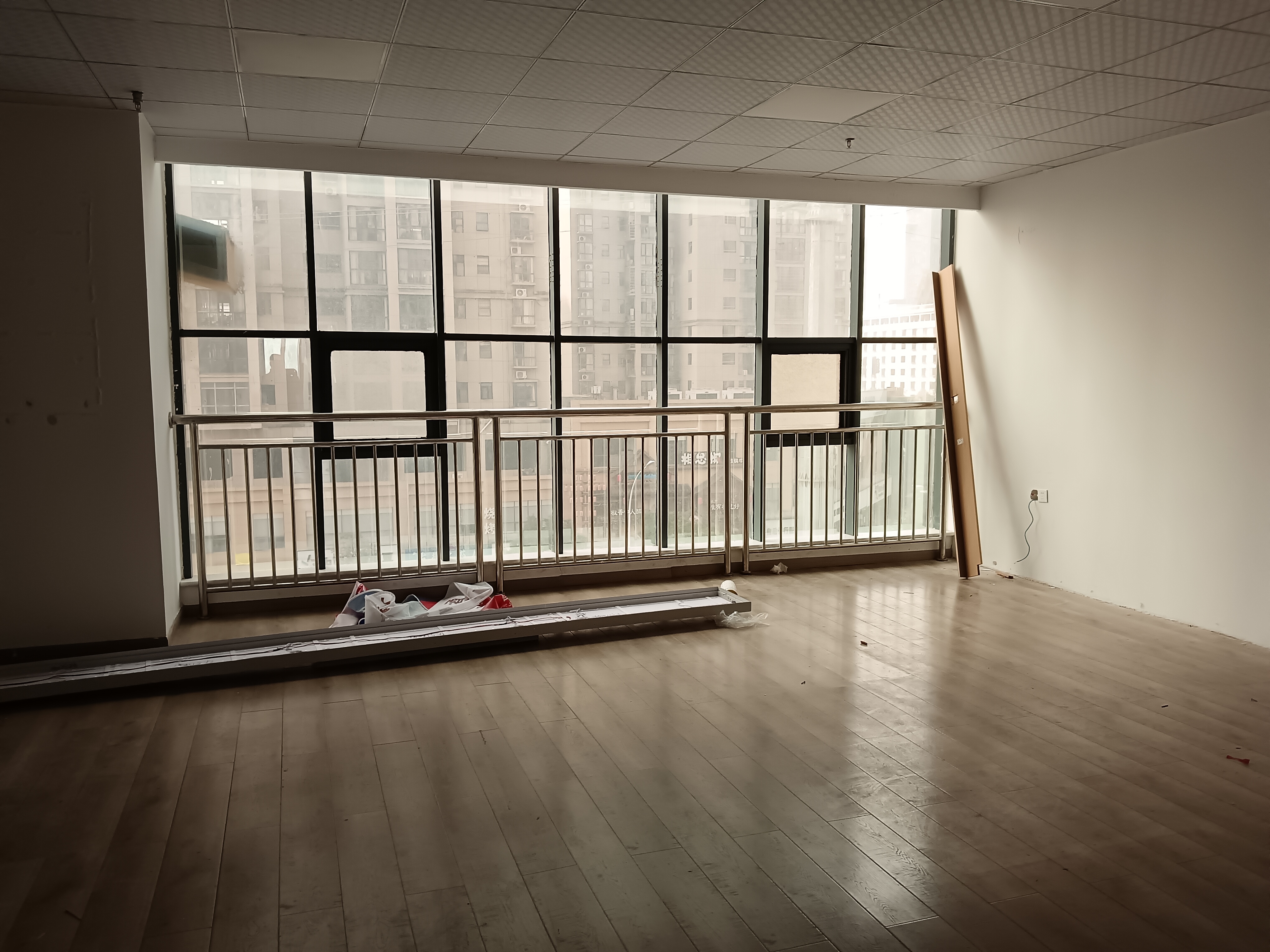 金兰湾商住小区  1室0厅0卫    12000.0元/月