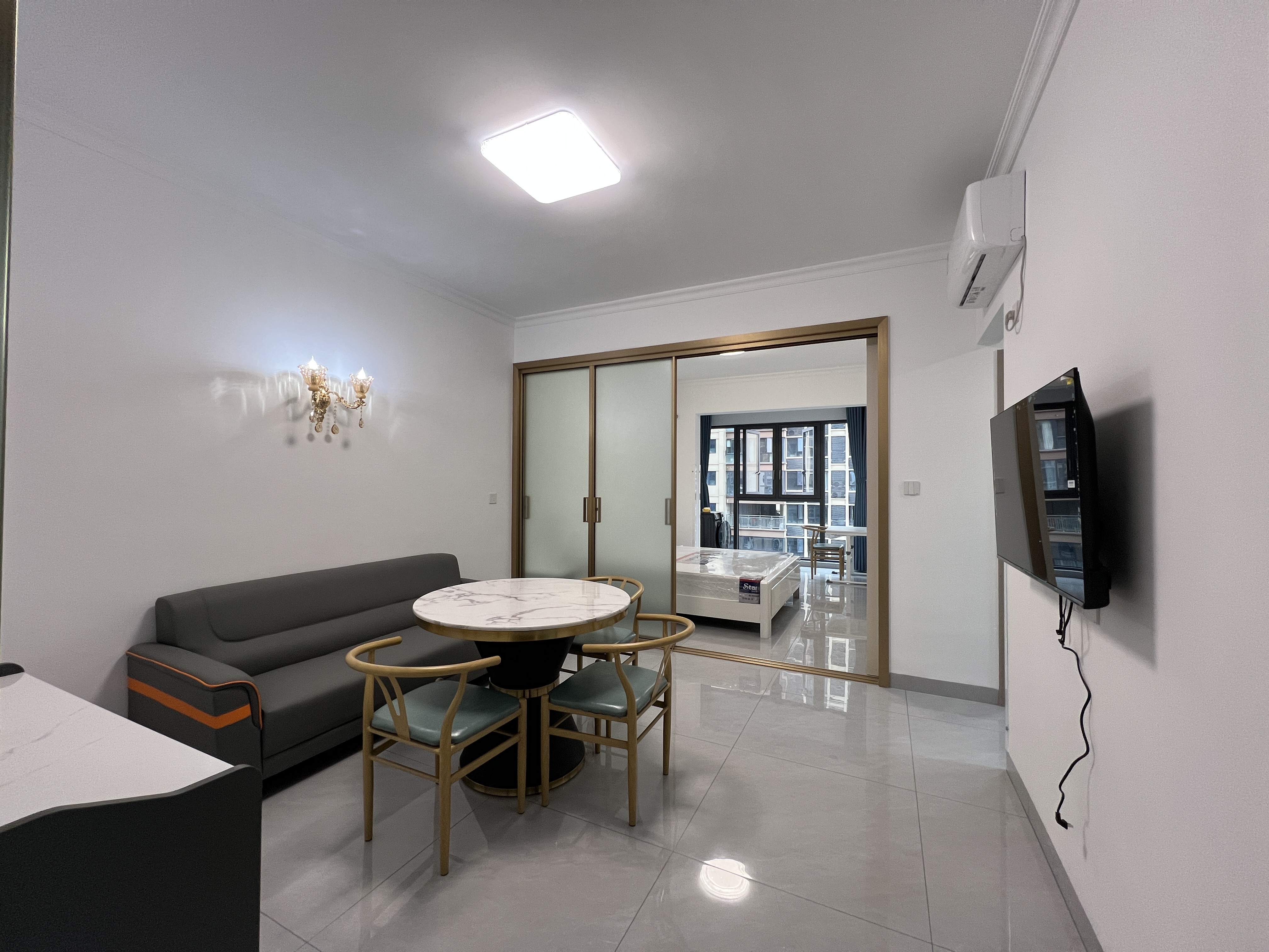 缇香名苑二期 3室2厅2卫 2280.0元/月 缇香名苑二期 3室2厅2卫 2280.0元/月室内图