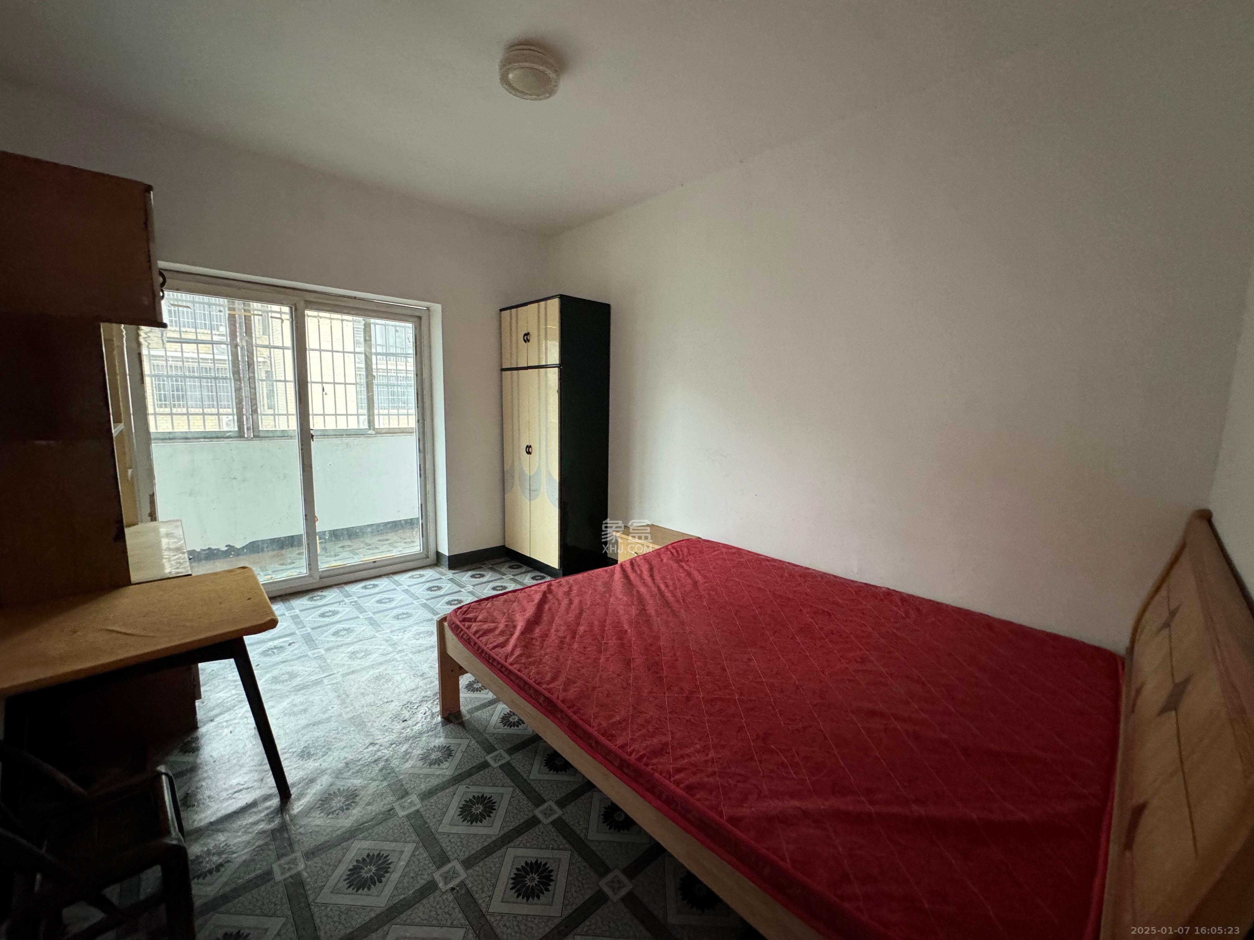 丰收花园住宅小区  3室2厅2卫   1500.00元/月室内图