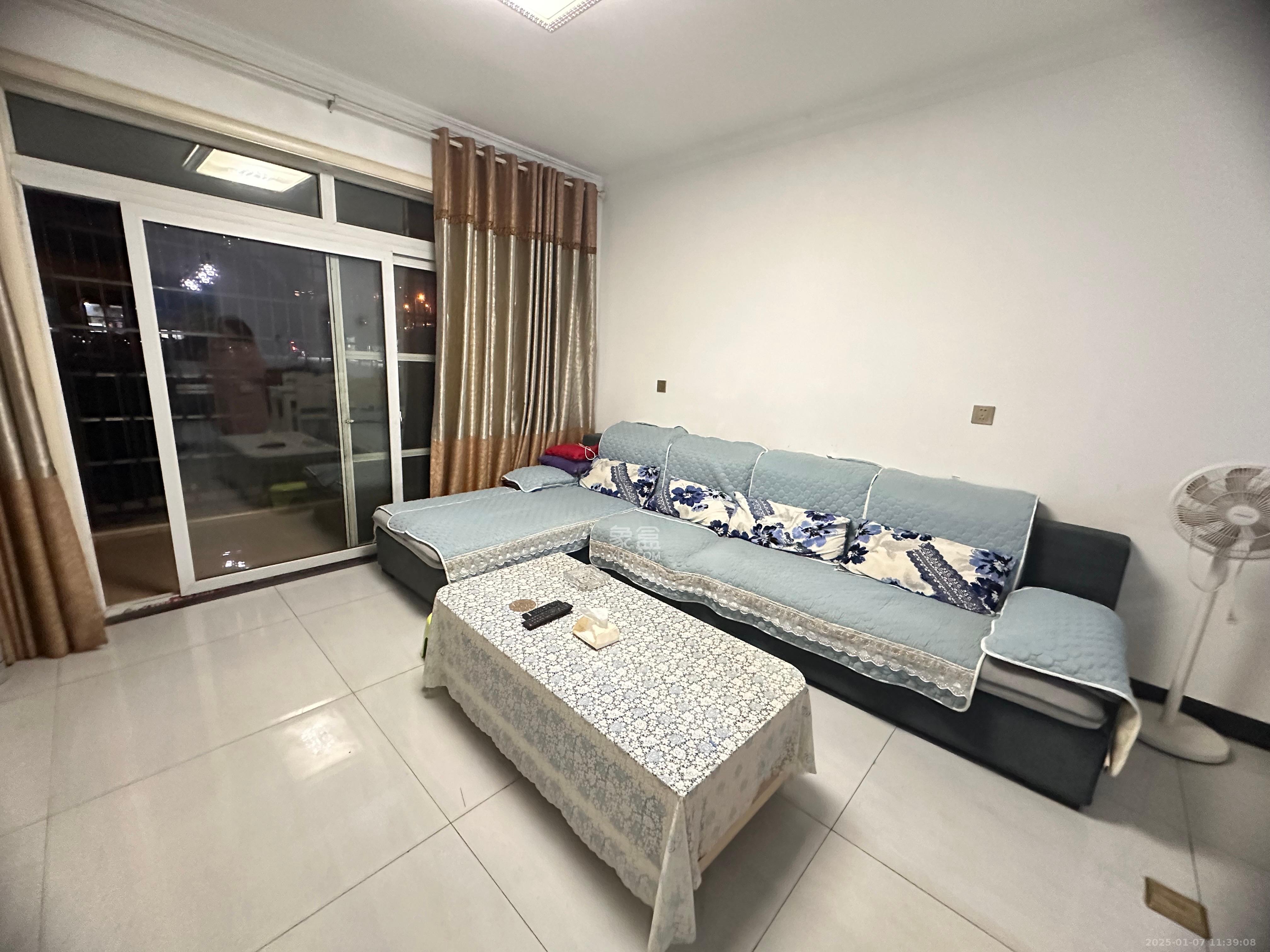 星城新宇莲景苑  3室0厅0卫    2500.0元/月 星城新宇莲景苑  3室0厅0卫    2500.0元/月