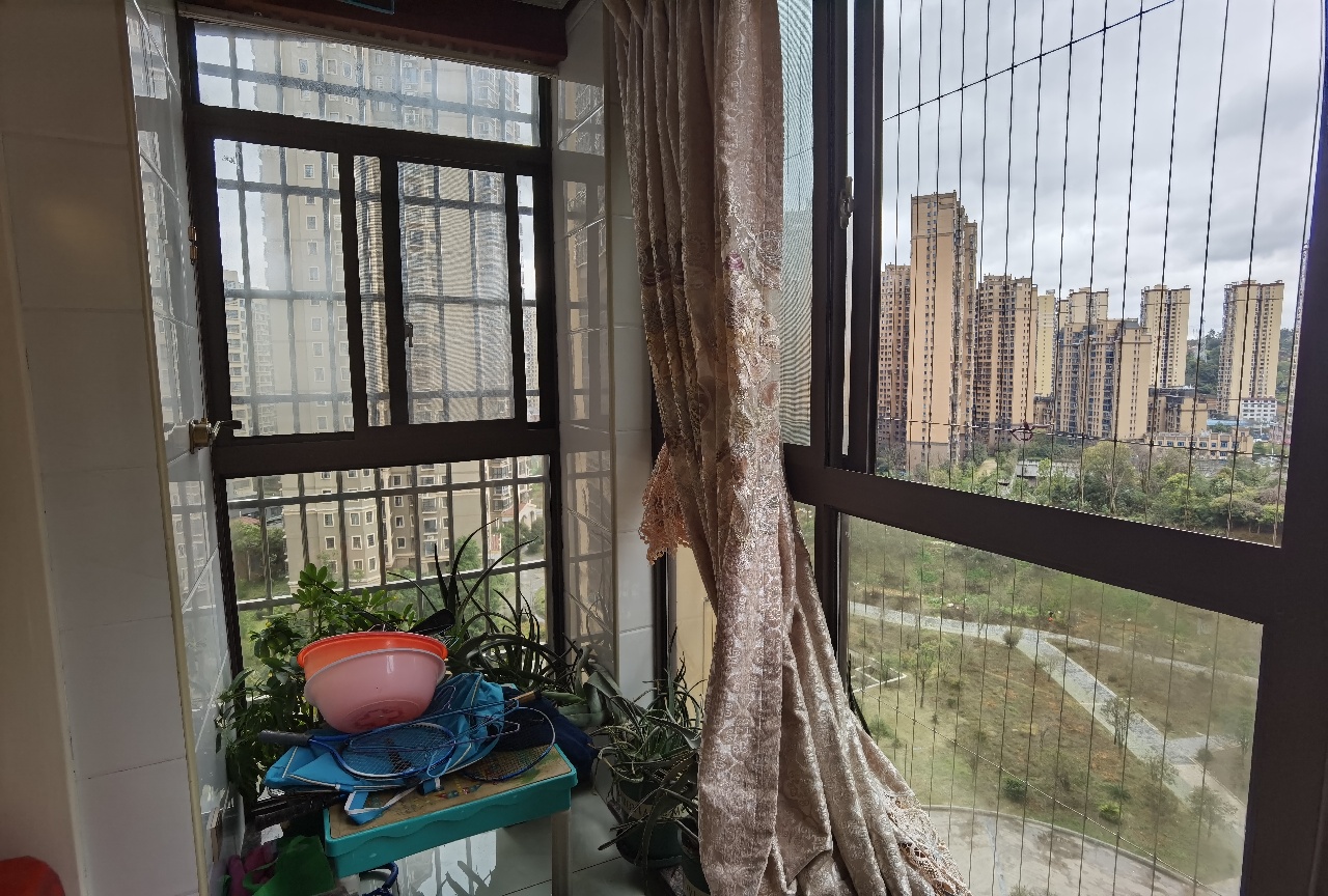 华剑首郡+五江珑悦 2室2厅1卫 49.8万 华剑首郡+五江珑悦 2室2厅1卫 49.8万客厅