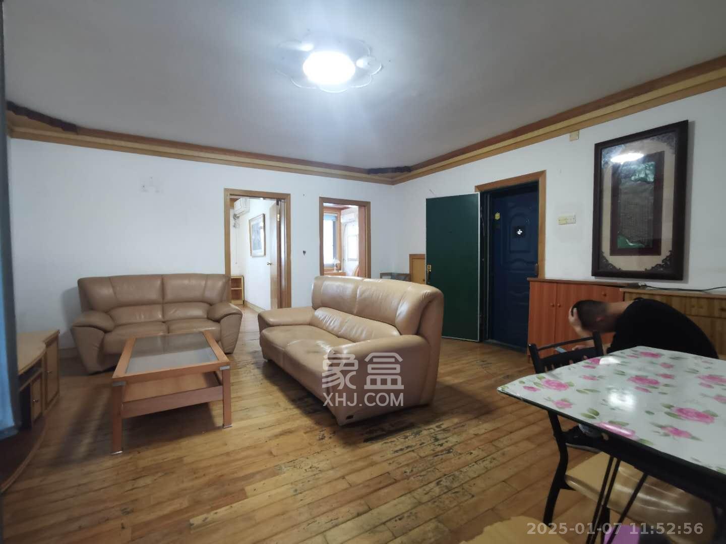 红旗综合安置楼  2室2厅1卫    1800.0元/月室内图