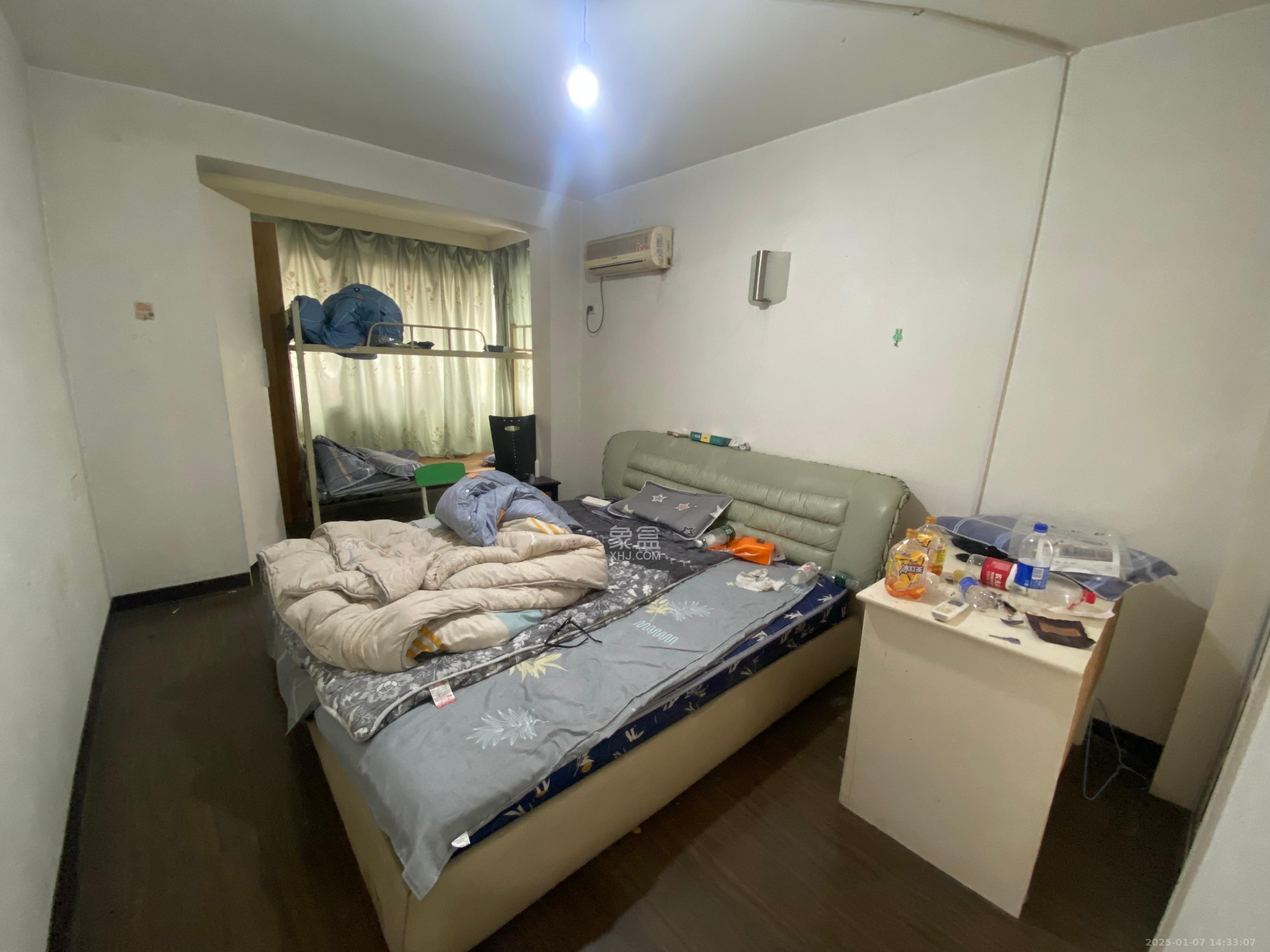 新富城  3室2厅2卫   3000.00元/月室内图