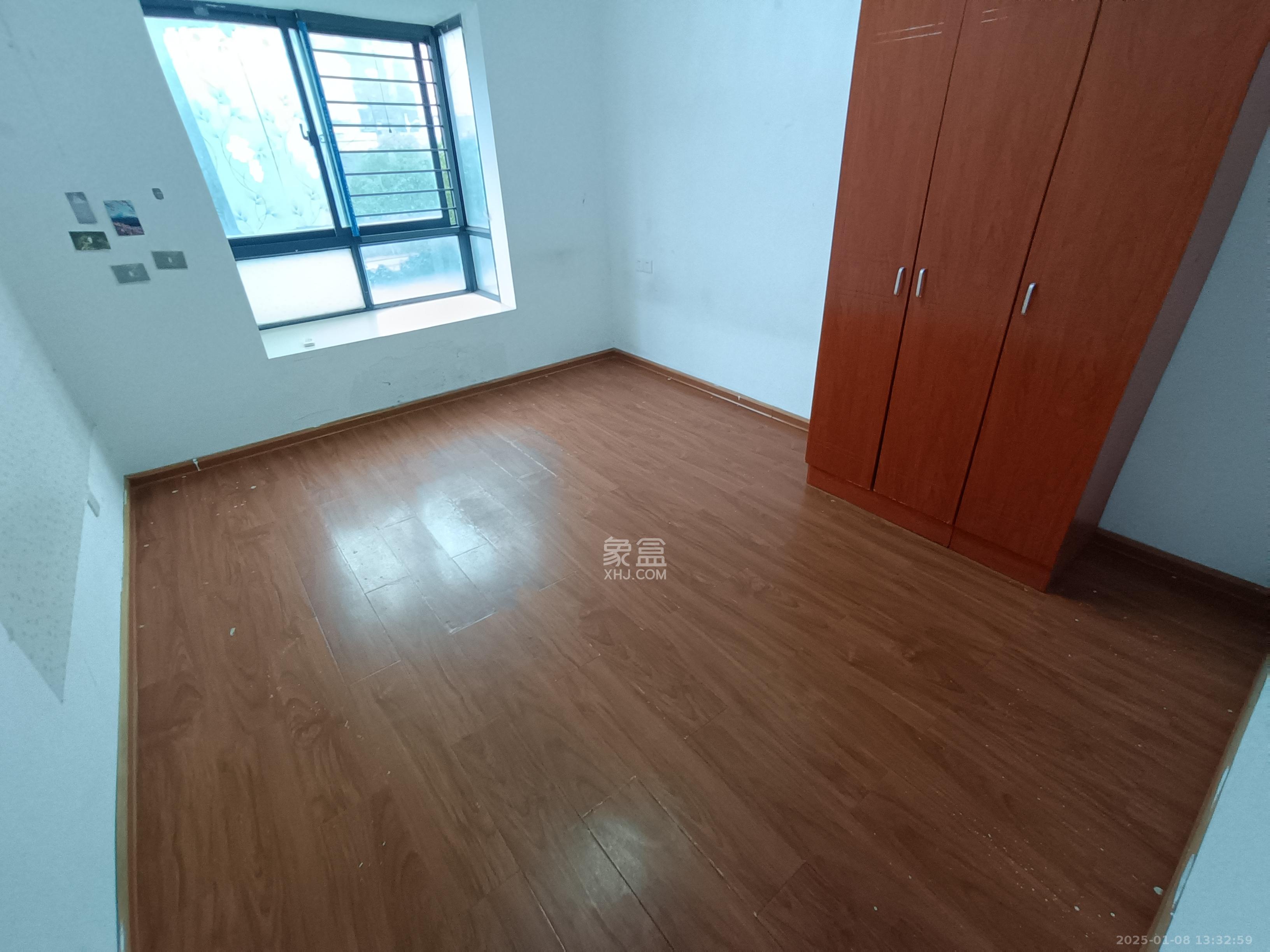 钱隆学府一、二期 3室2厅1卫 2600.0元/月 钱隆学府一、二期 3室2厅1卫 2600.0元/月室内图