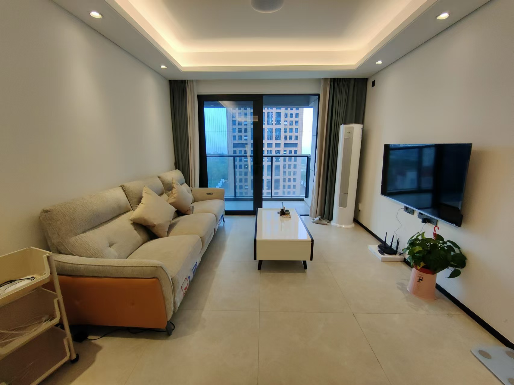 华润中心三期  3室2厅2卫    250.0万 华润中心三期  3室2厅2卫    250.0万户型图