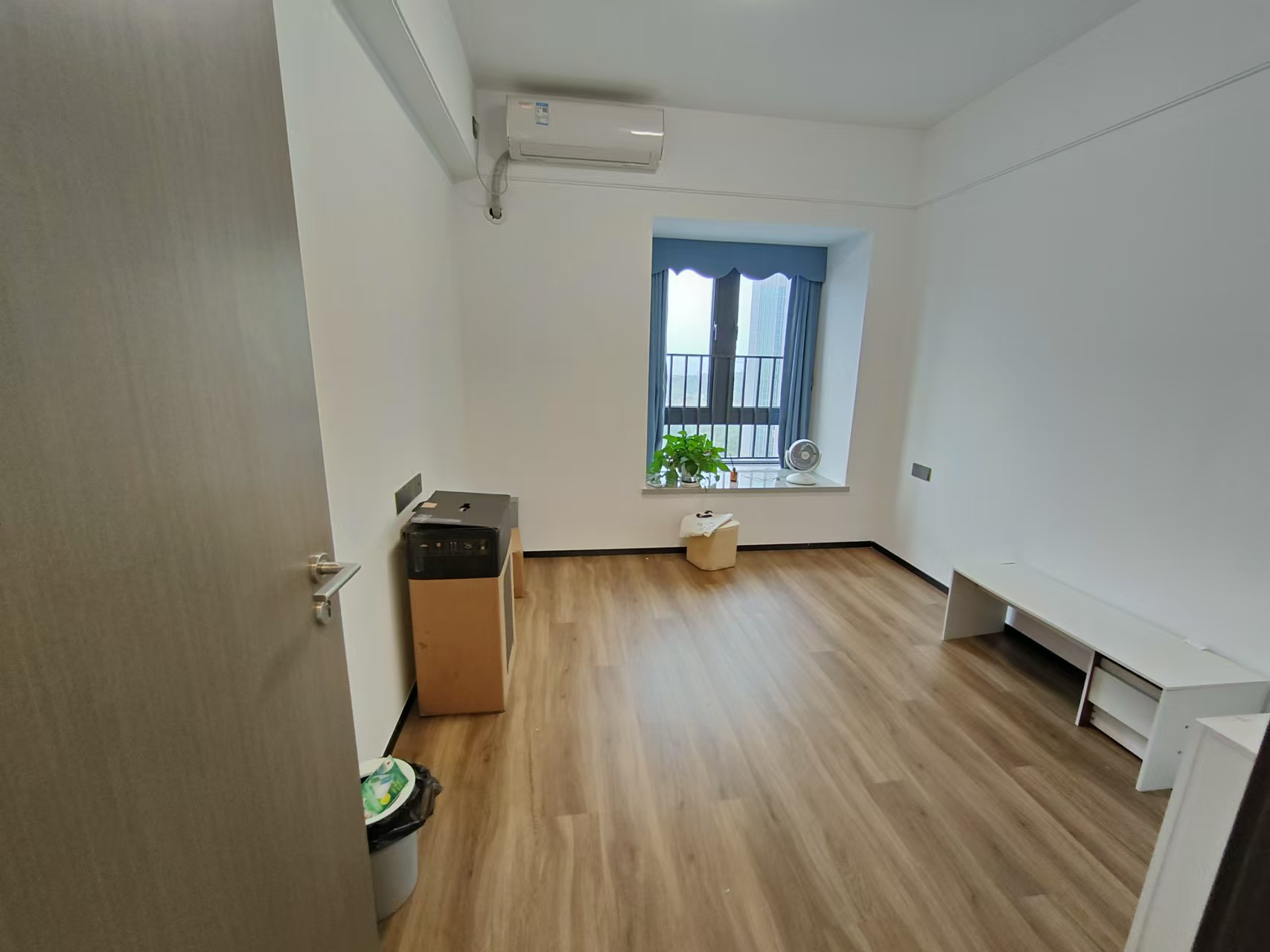 华润中心三期  3室2厅2卫    250.0万 华润中心三期  3室2厅2卫    250.0万室内图