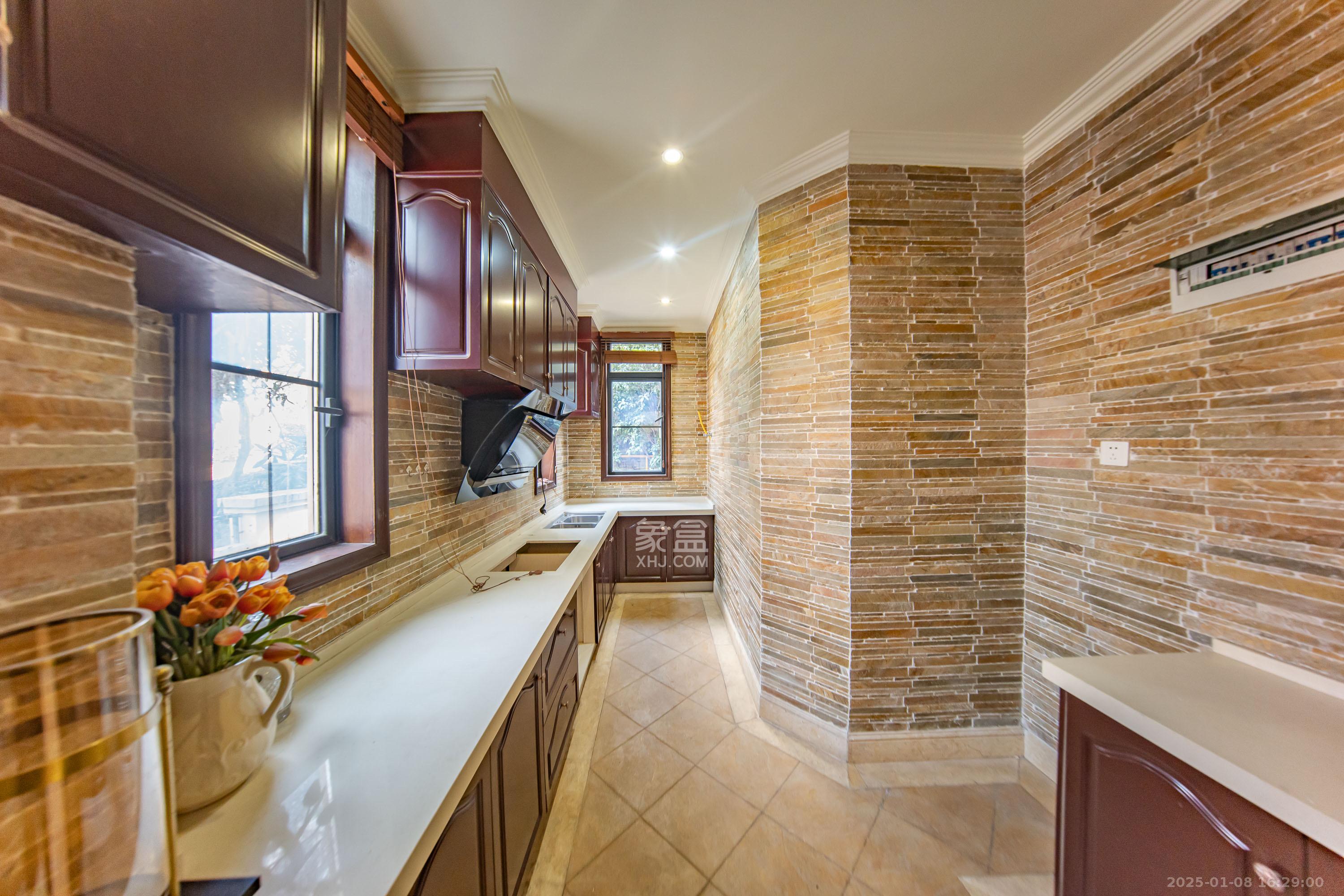 米兰春天  0室0厅0卫    8500.0元/月室内图