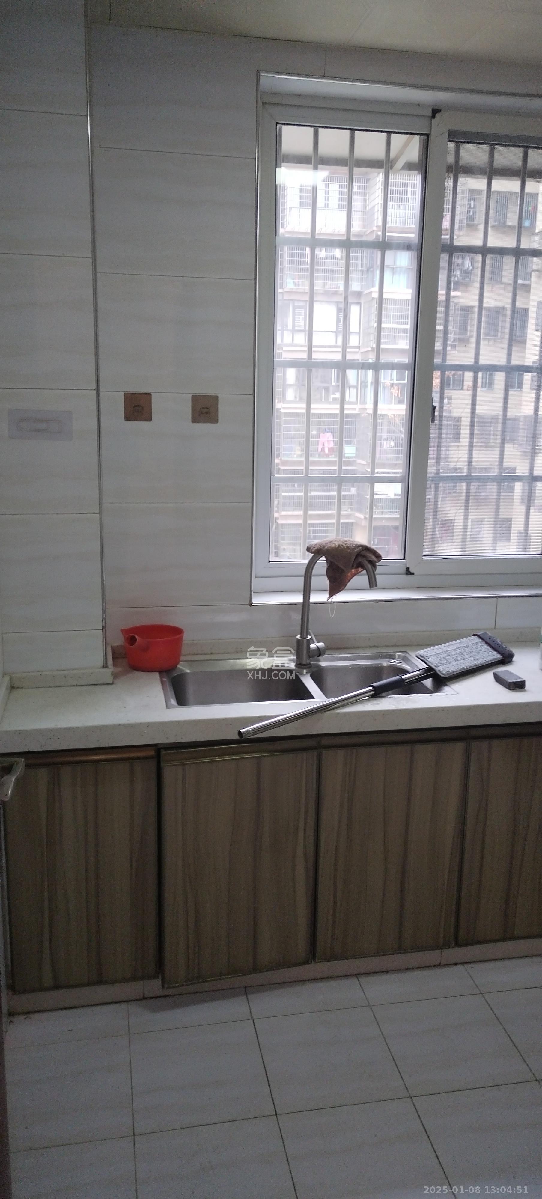 星城新宇莲景苑  3室2厅1卫    2500.0元/月 星城新宇莲景苑  3室2厅1卫    2500.0元/月室内图