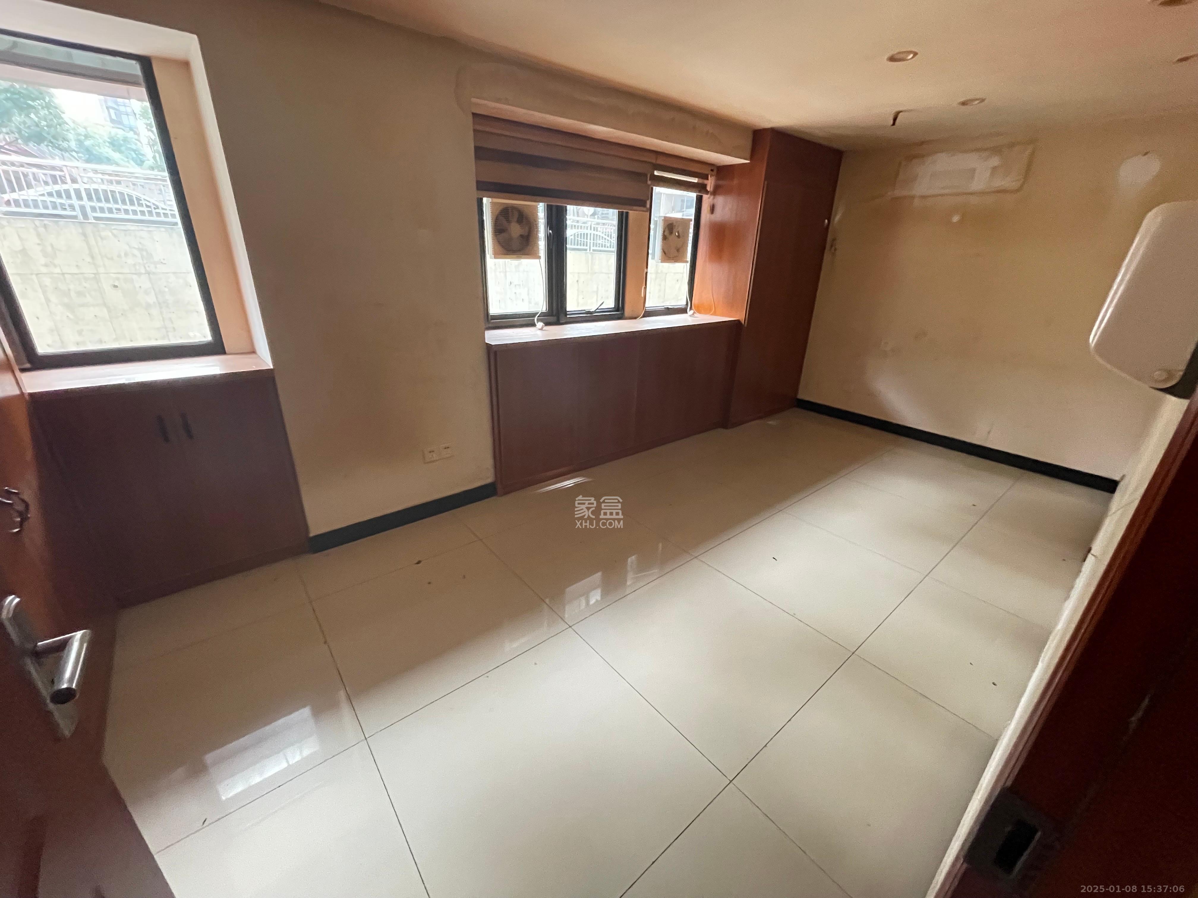 郡原广场   155.84㎡      14000.0元/月室内图