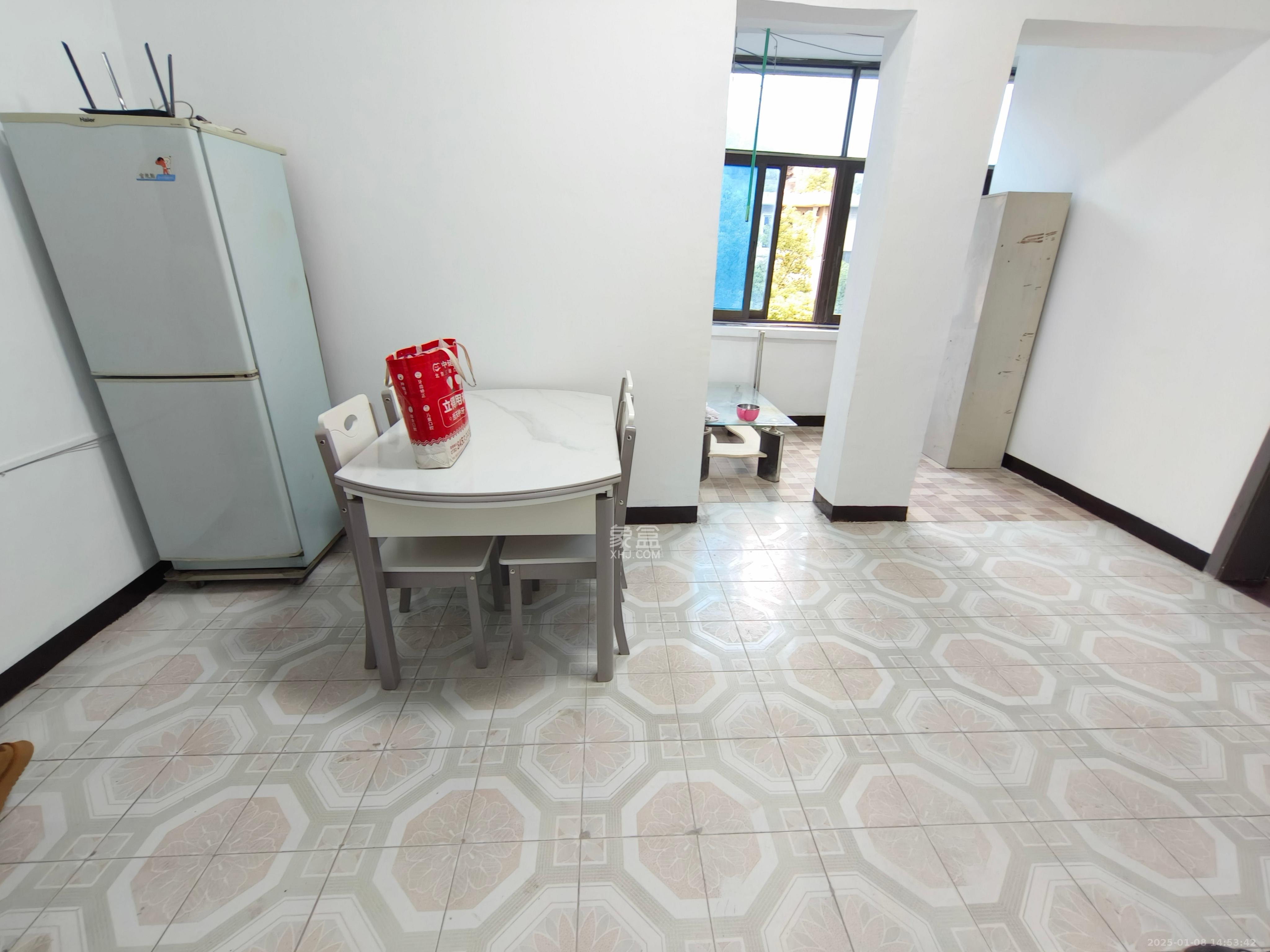 湖南大学天马西村 3室2厅1卫 2800.0元/月 湖南大学天马西村 3室2厅1卫 2800.0元/月室内图