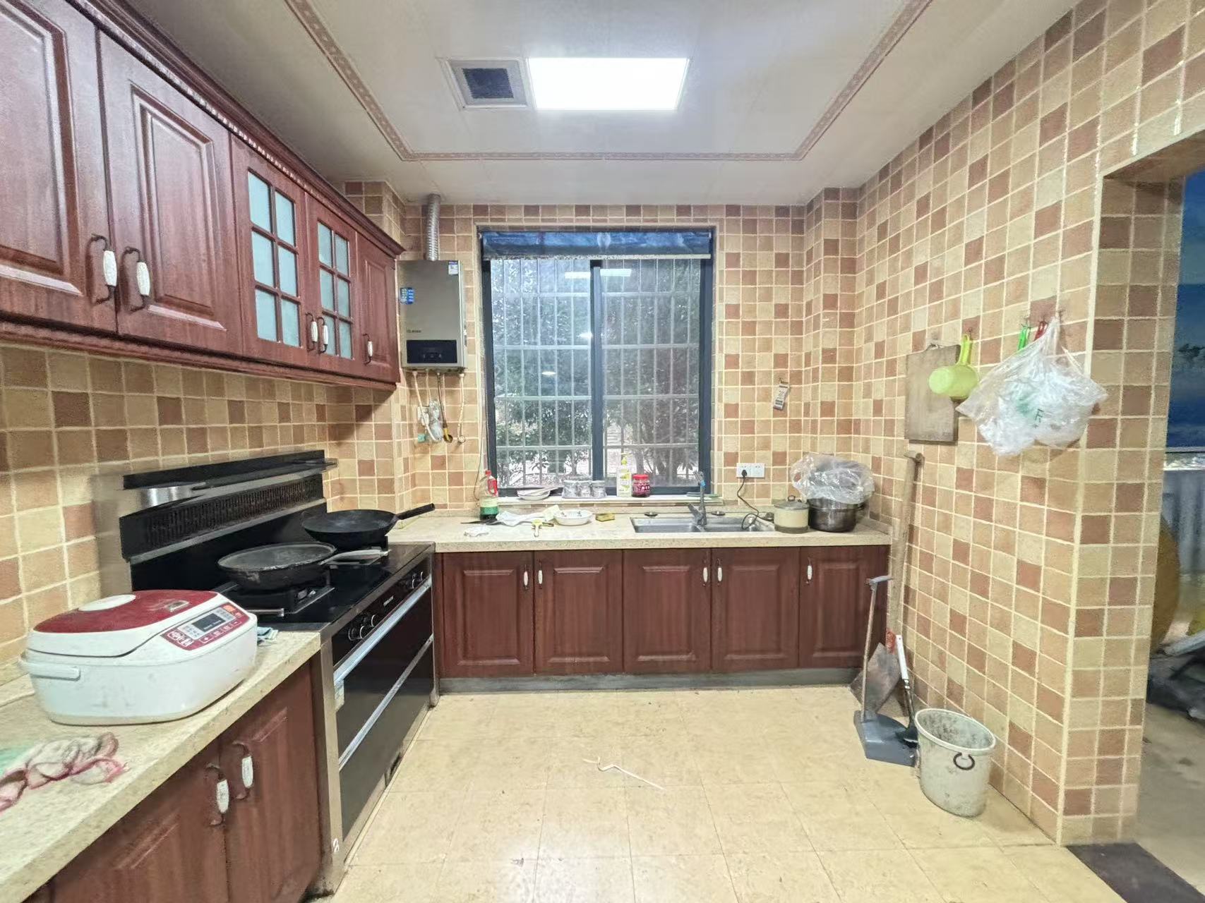 滨江花园 3室2厅2卫 68.0万 滨江花园 3室2厅2卫 68.0万室内图