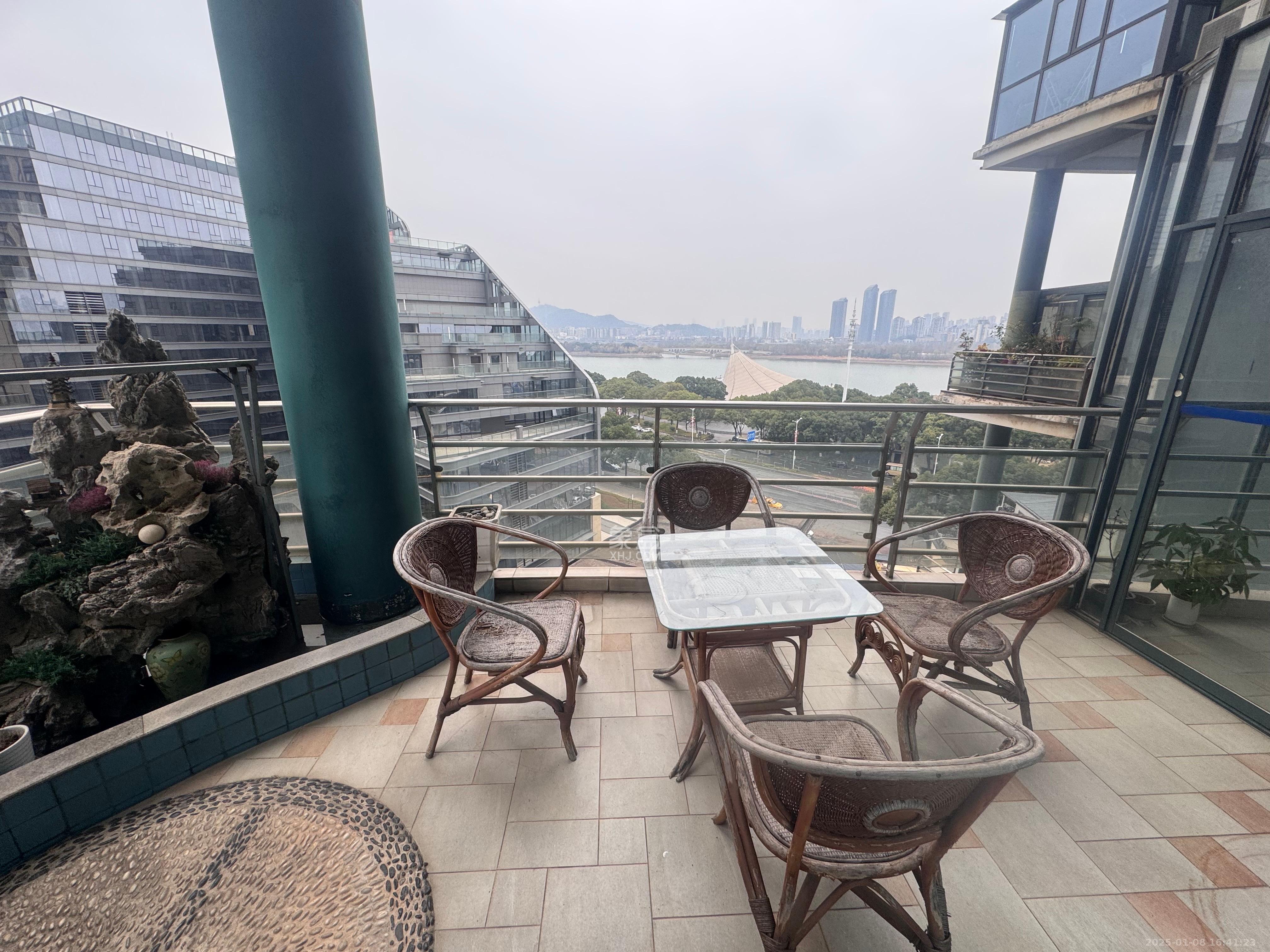 华盛新外滩  3室2厅2卫    5000.0元/月室内图