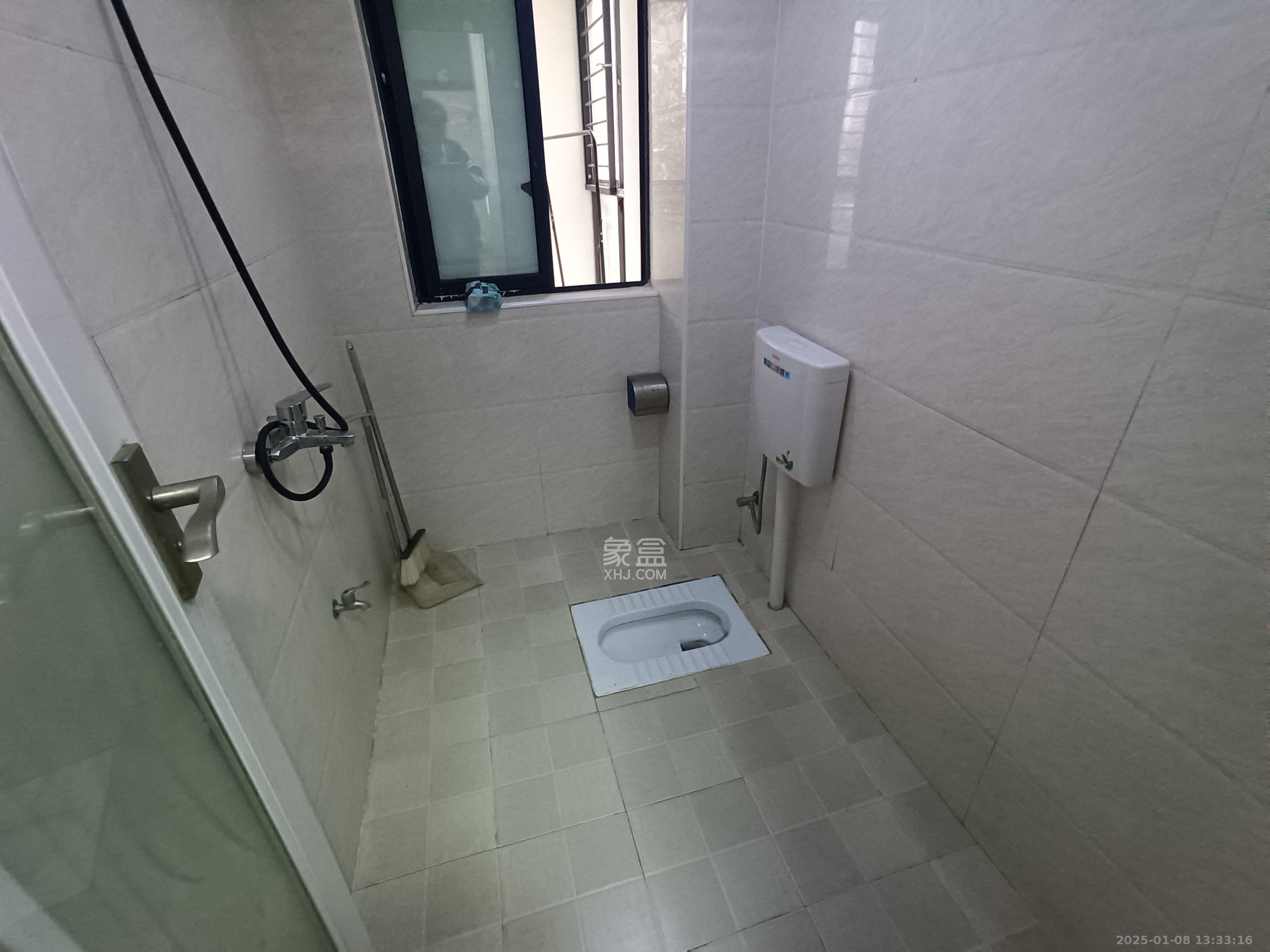 钱隆学府一、二期 3室2厅1卫 2600.0元/月 钱隆学府一、二期 3室2厅1卫 2600.0元/月室内图