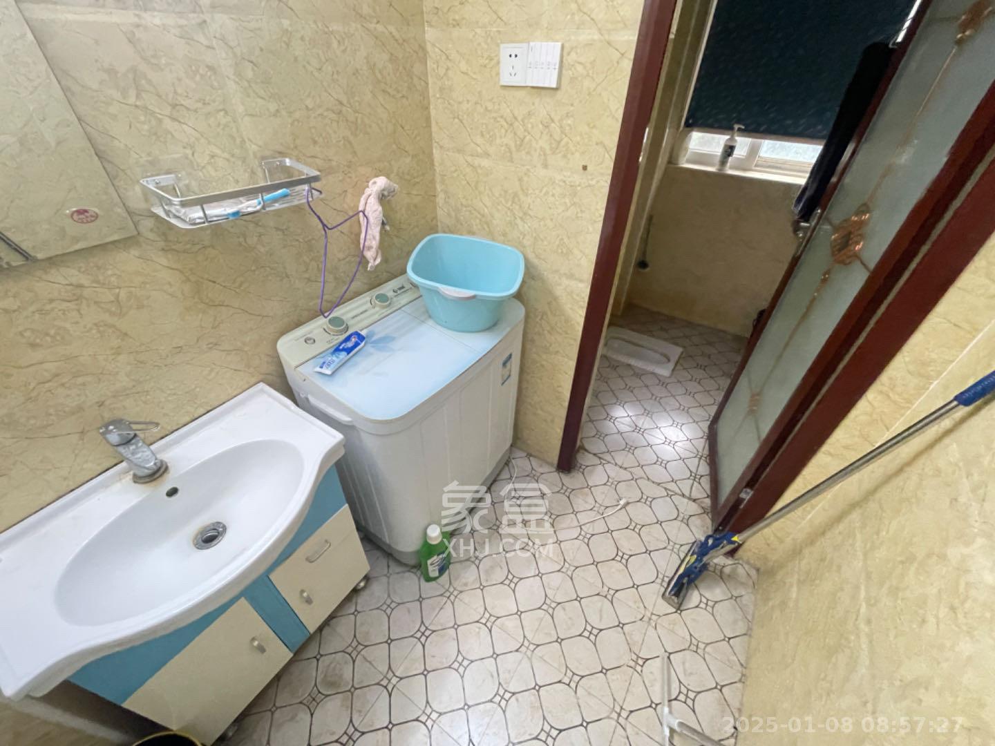 华银南苑  3室2厅2卫   2500.00元/月室内图