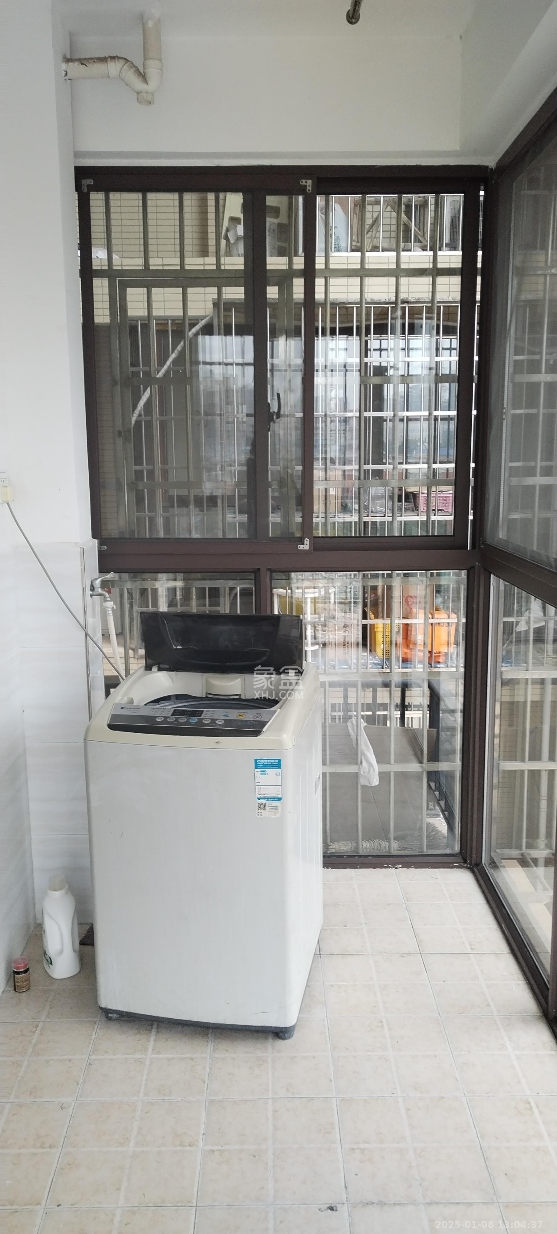 星城新宇莲景苑  3室2厅1卫    2500.0元/月 星城新宇莲景苑  3室2厅1卫    2500.0元/月室内图