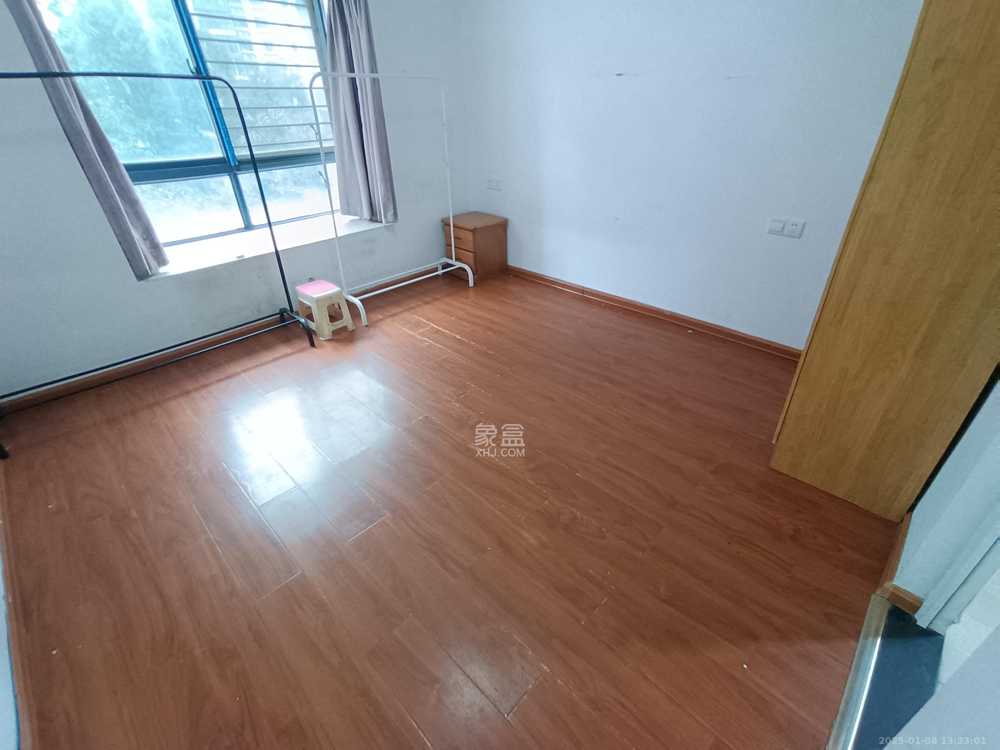 钱隆学府一、二期 3室2厅1卫 2600.0元/月 钱隆学府一、二期 3室2厅1卫 2600.0元/月室内图