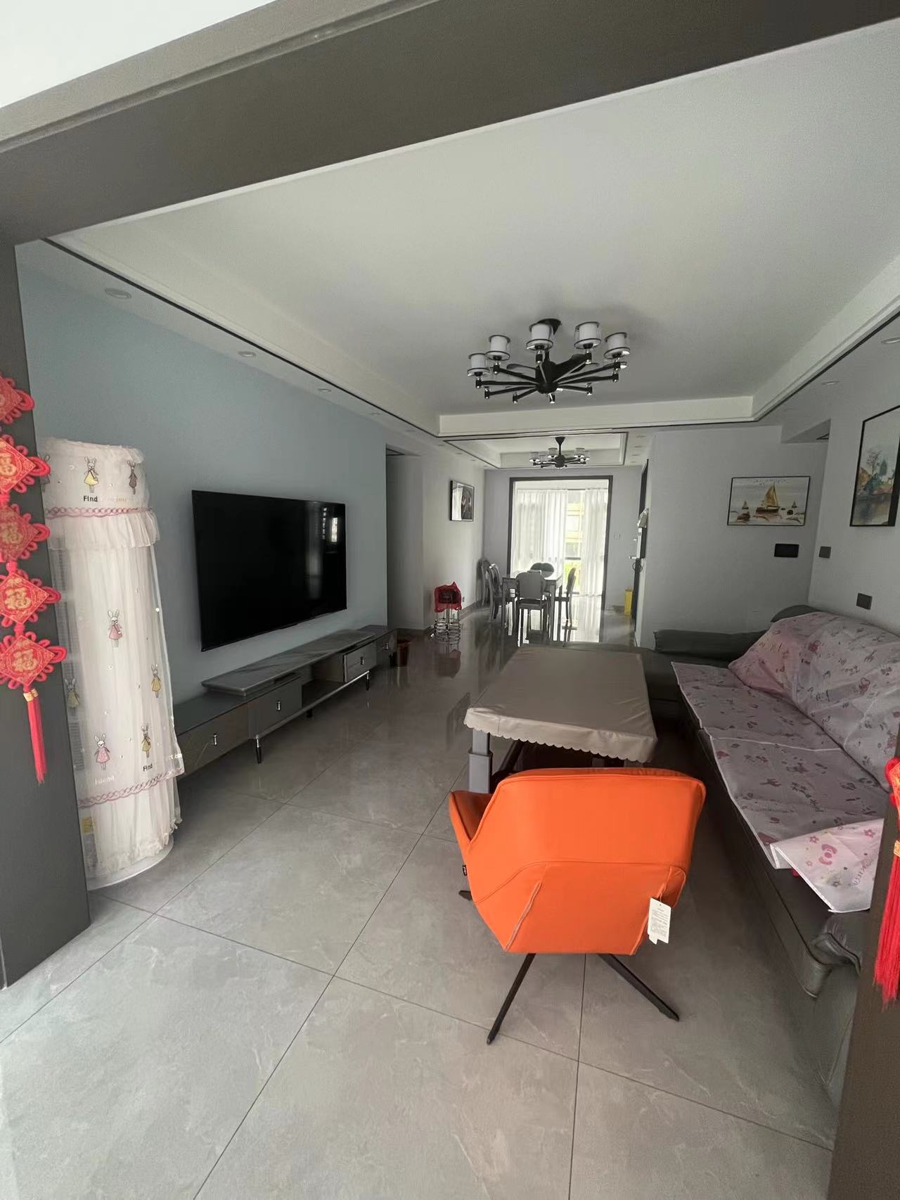 吉大汉珠山府 3室2厅2卫 102.0万 吉大汉珠山府 3室2厅2卫 102.0万客厅