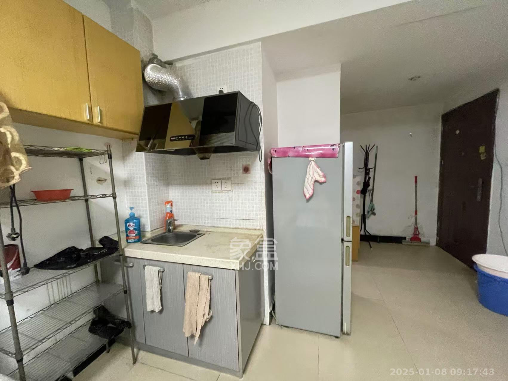 融橙上品 1室1厅1卫 1300.0元/月 融橙上品 1室1厅1卫 1300.0元/月室内图