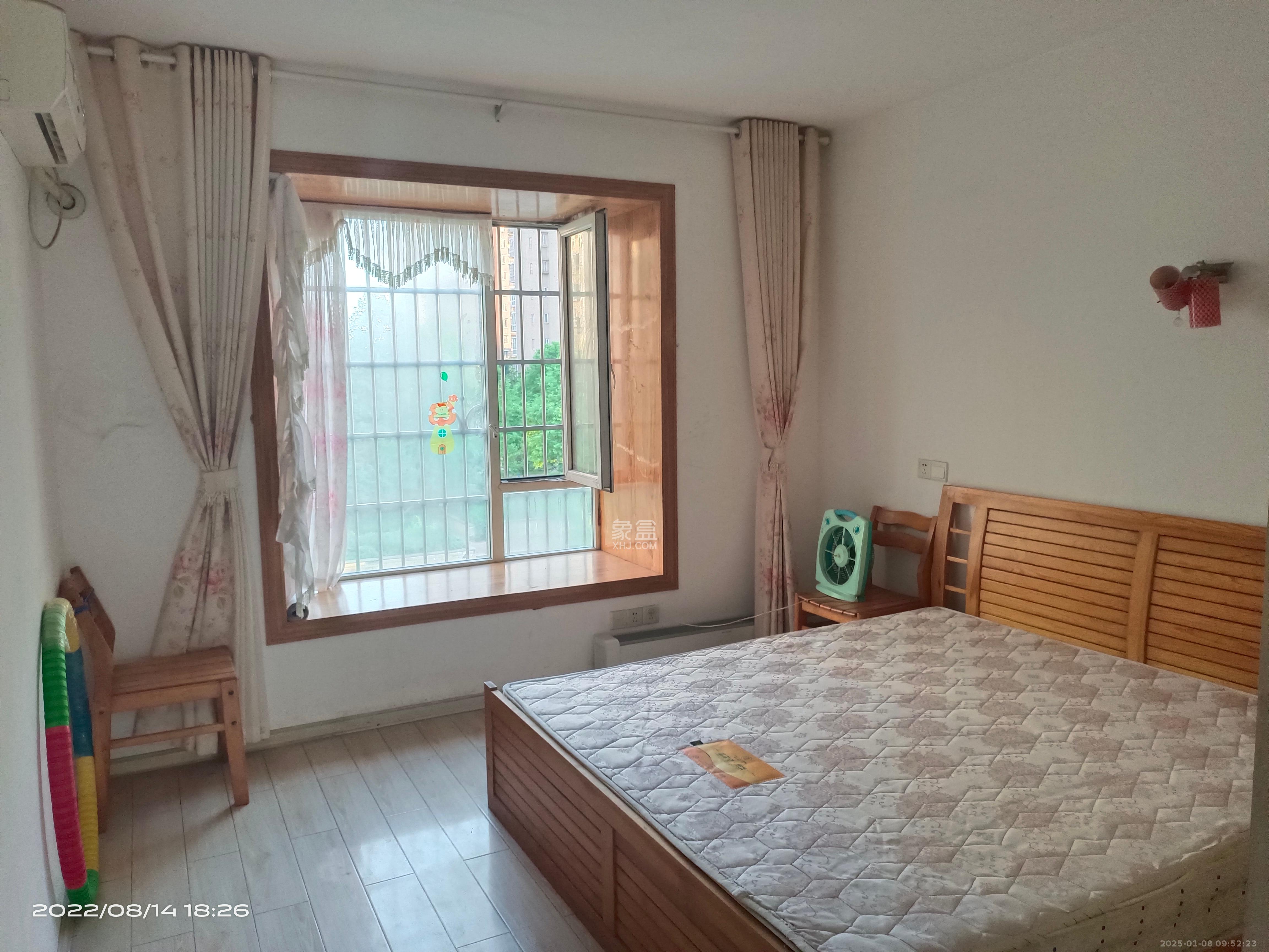 东业苹果社区 3室2厅1卫 1600.0元/月 东业苹果社区 3室2厅1卫 1600.0元/月室内图